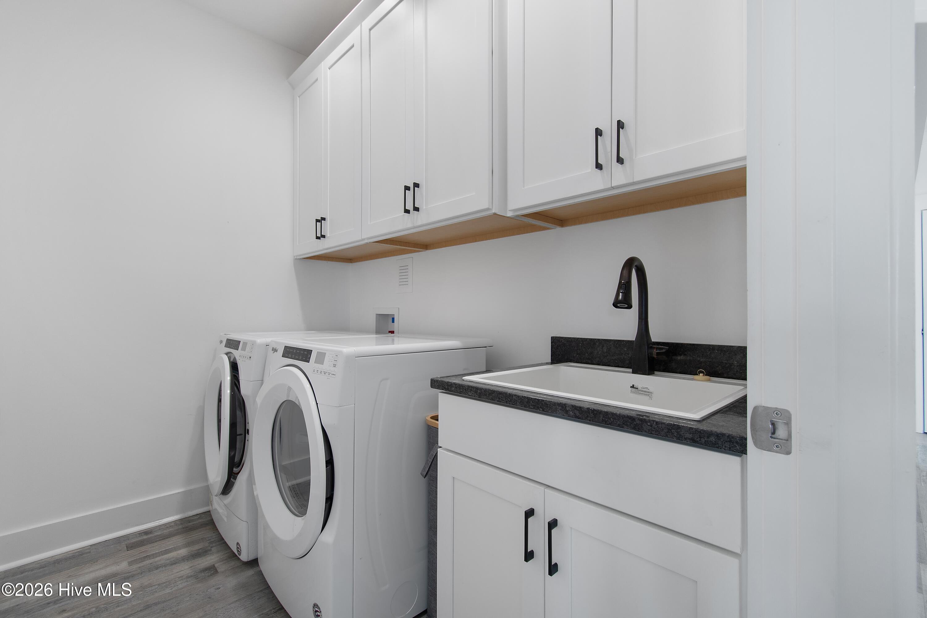 100567916 | Photo 42