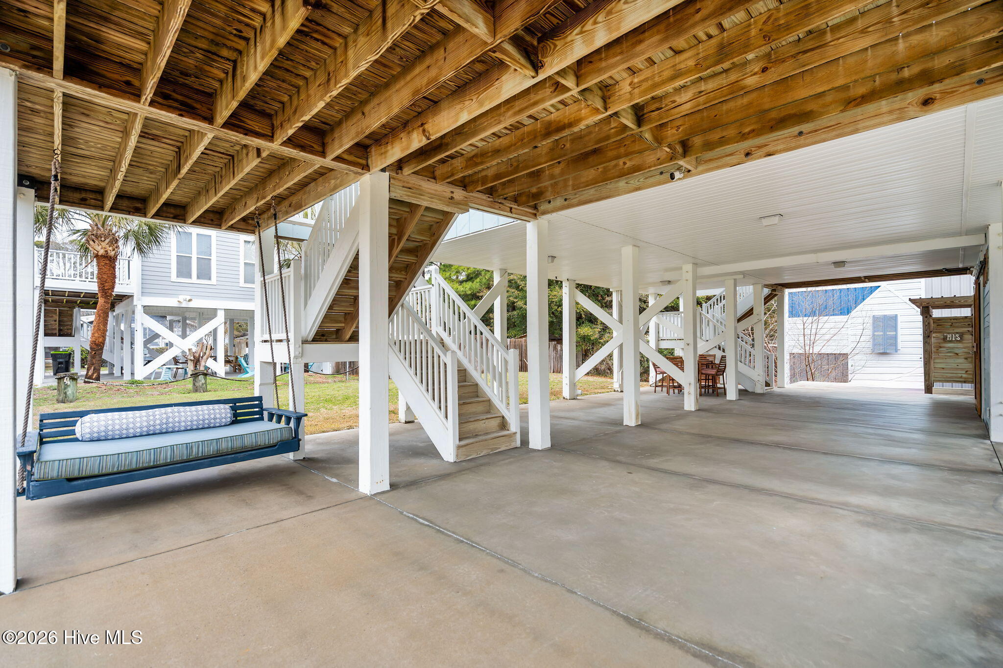 100543033 | Photo 50