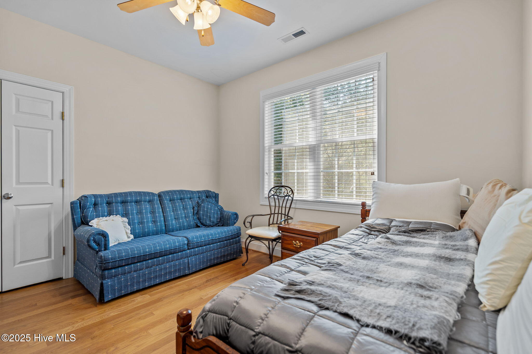 100532156 | Photo 29