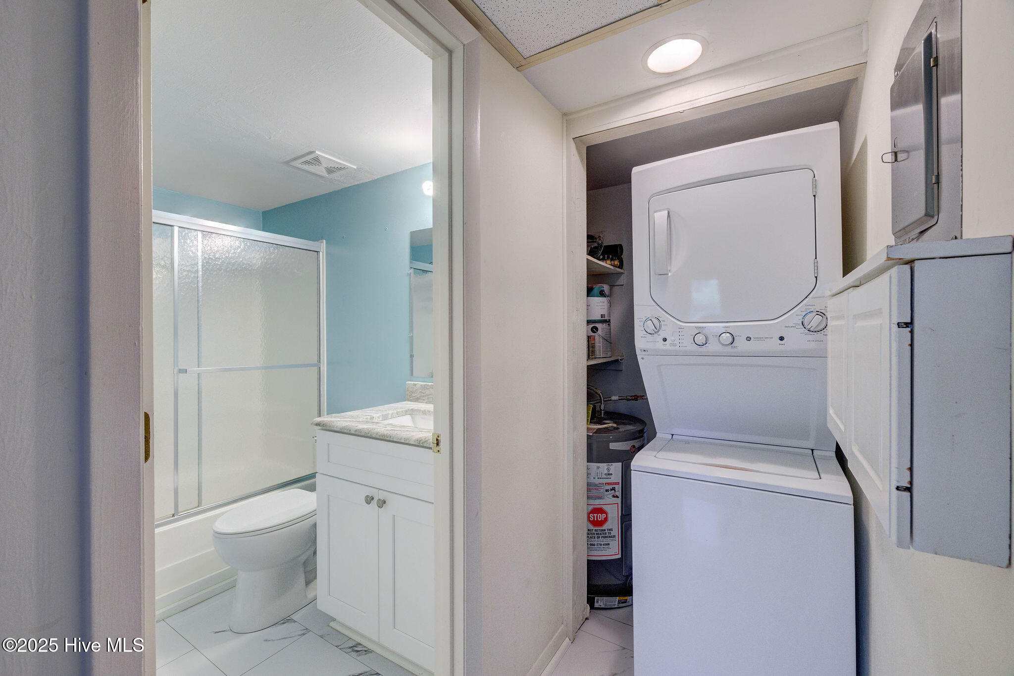 100535312 | Photo 25