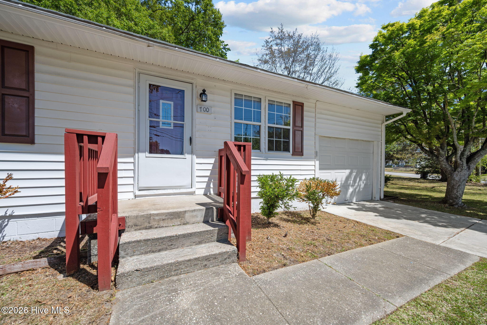 100562753 | Photo 40