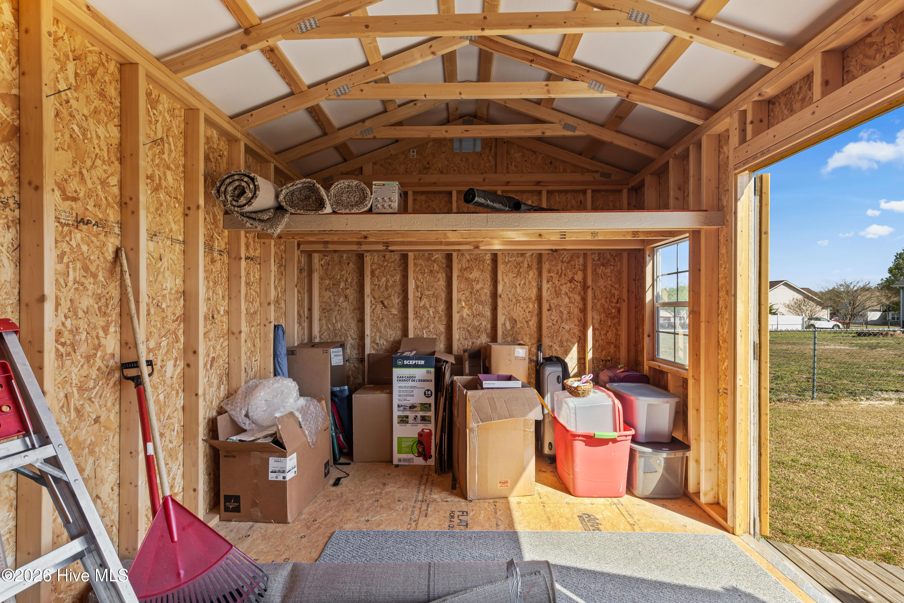 100564268 | Photo 29