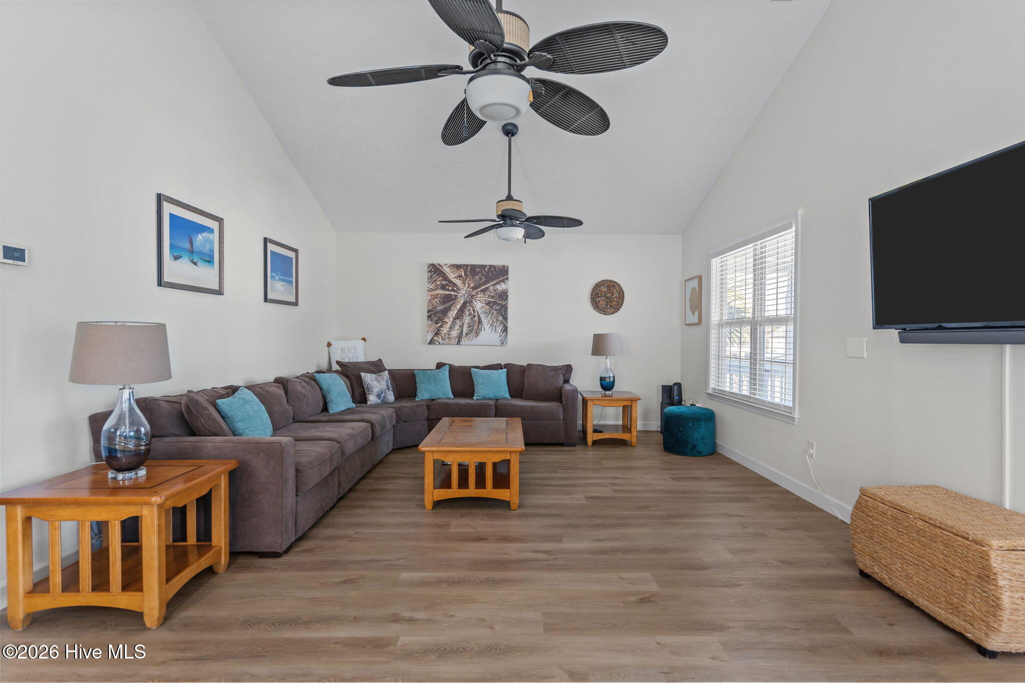 100555600 | Photo 31