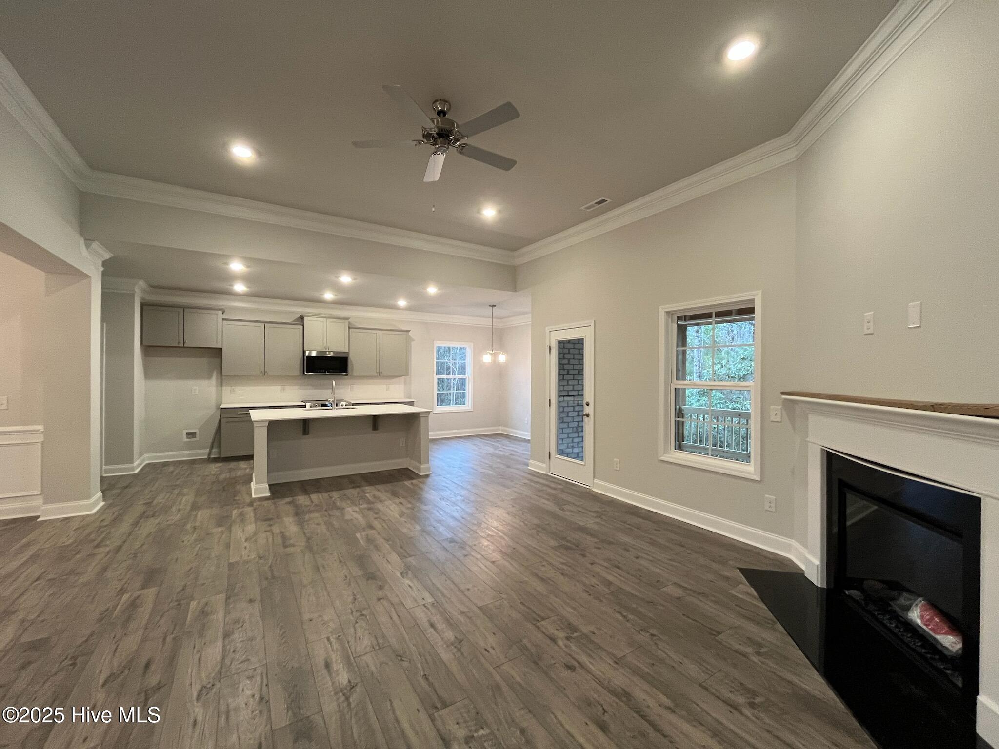 100531849 | Photo 11