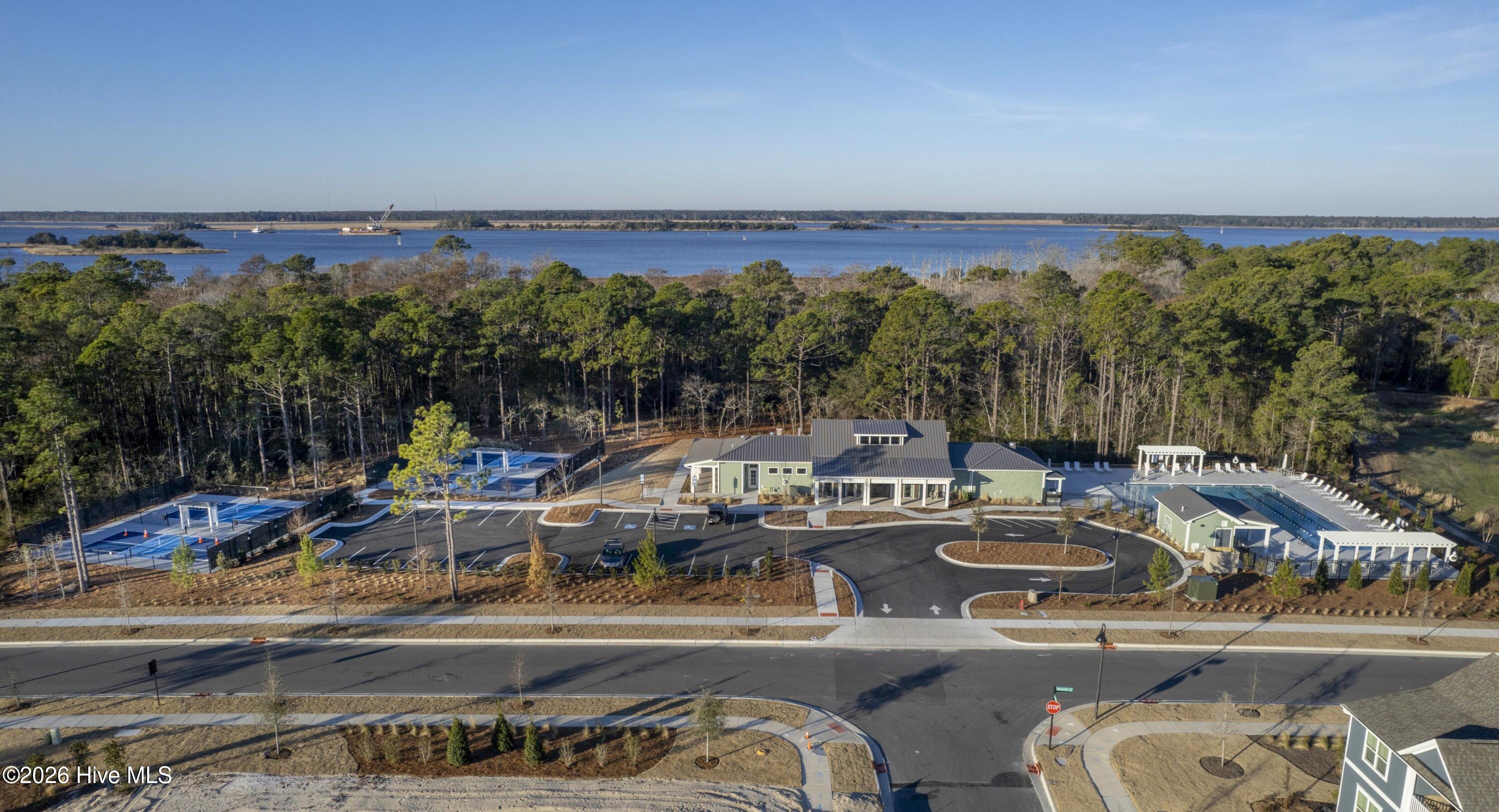 100553760 | Photo 26