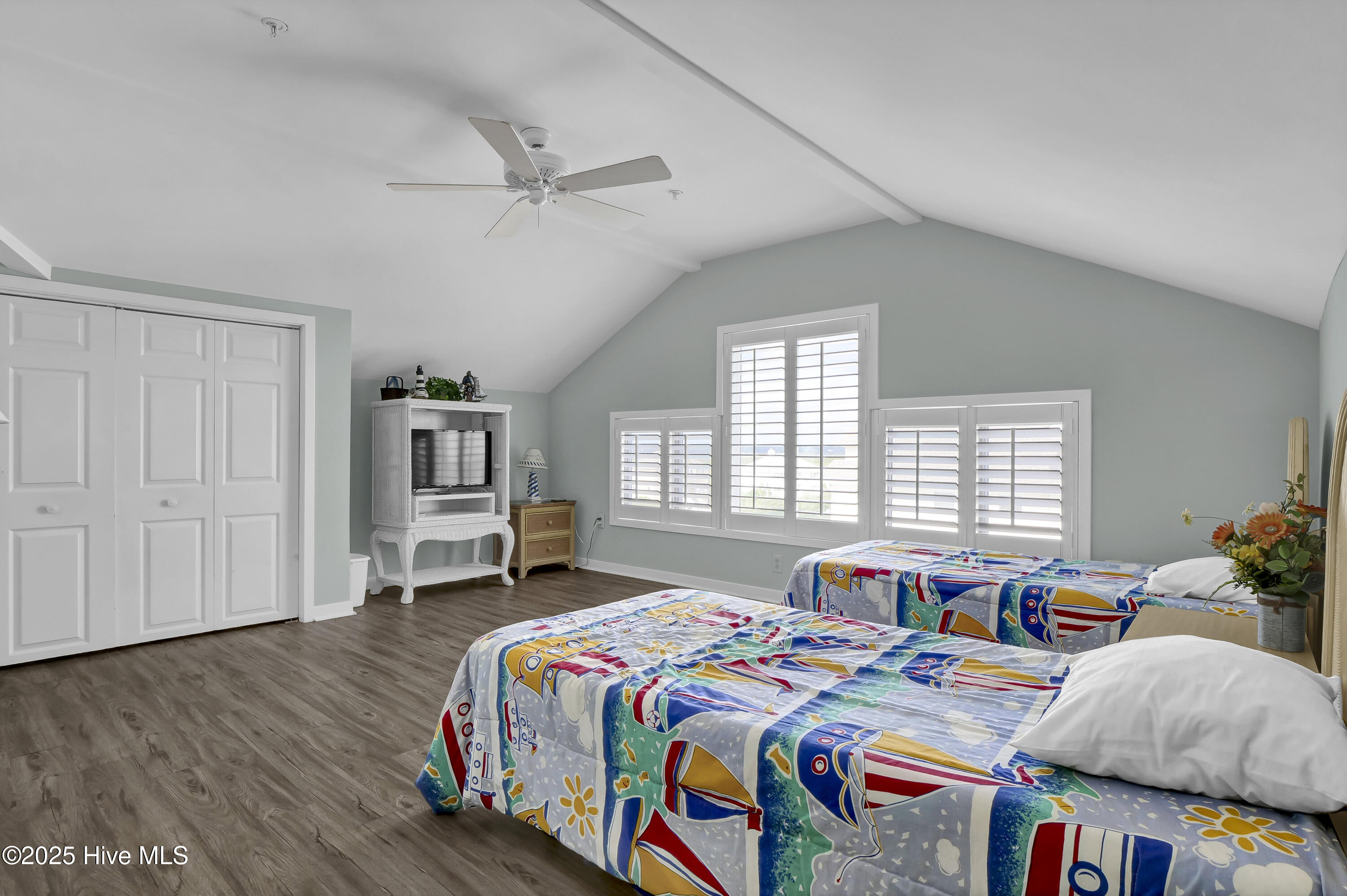 100535604 | Photo 46