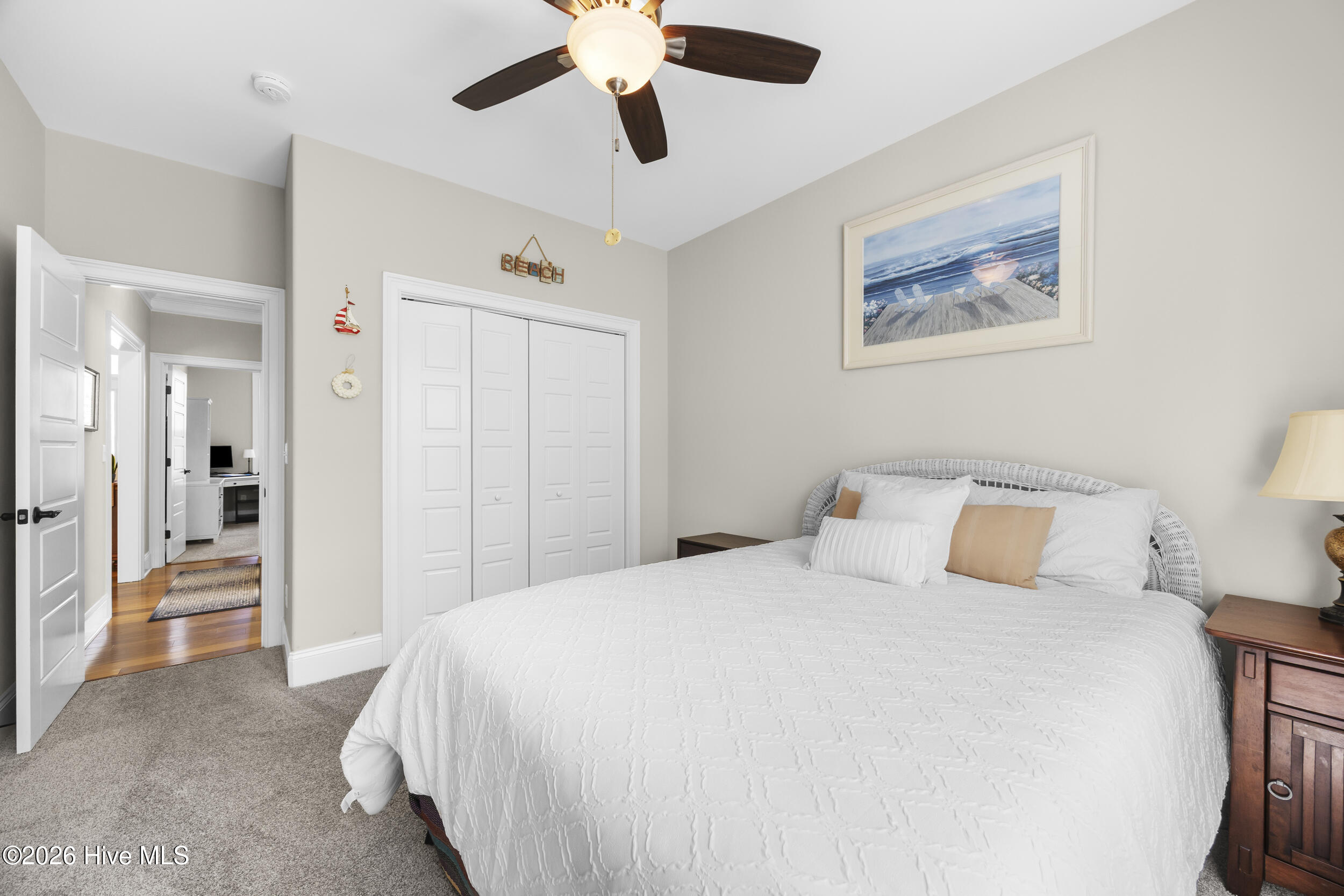 100565647 | Photo 34