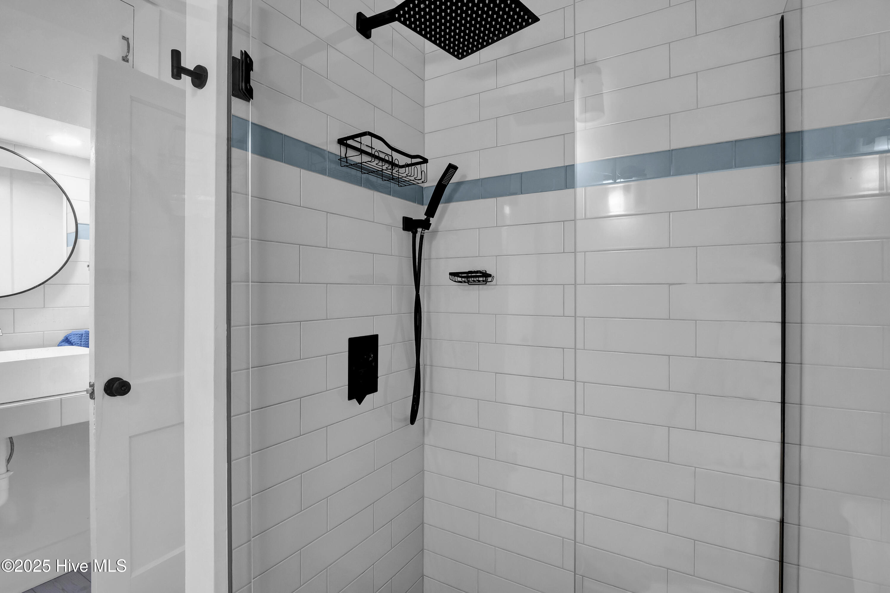 100537490 | Photo 30