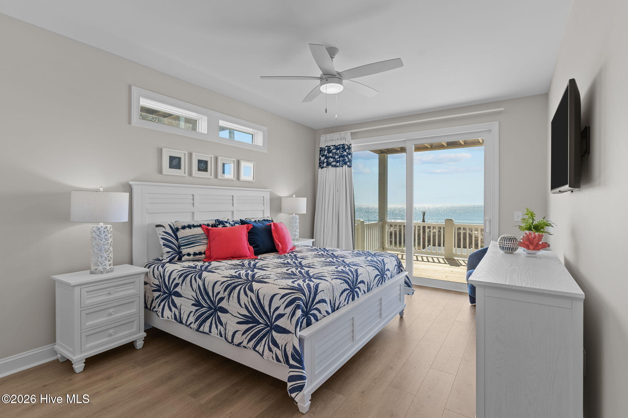 100554783 | Photo 25