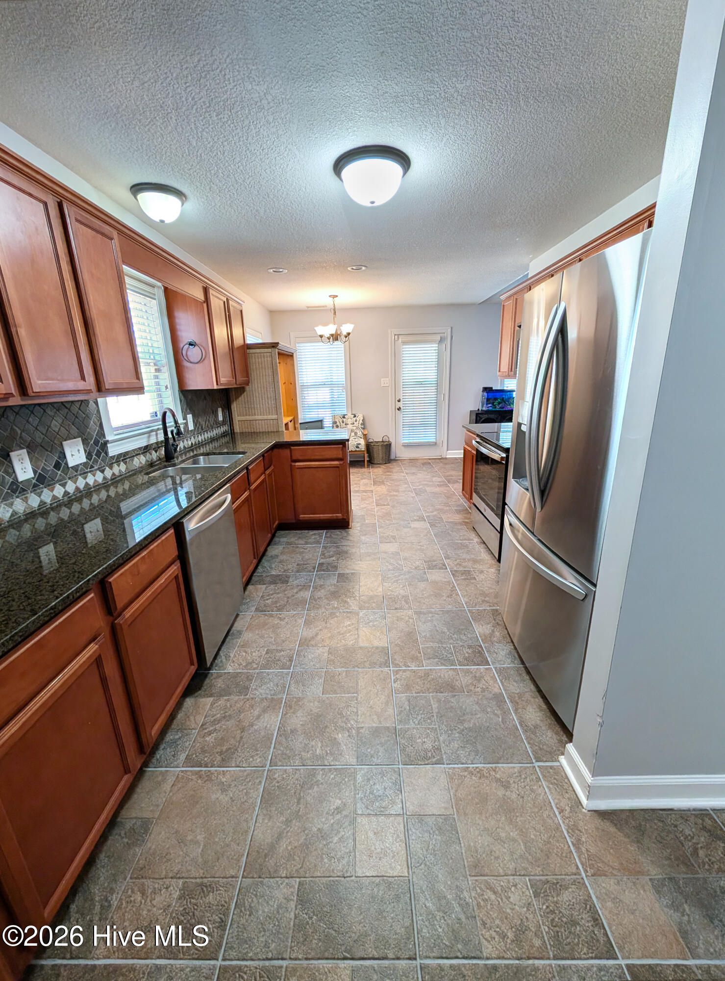 100564734 | Photo 49