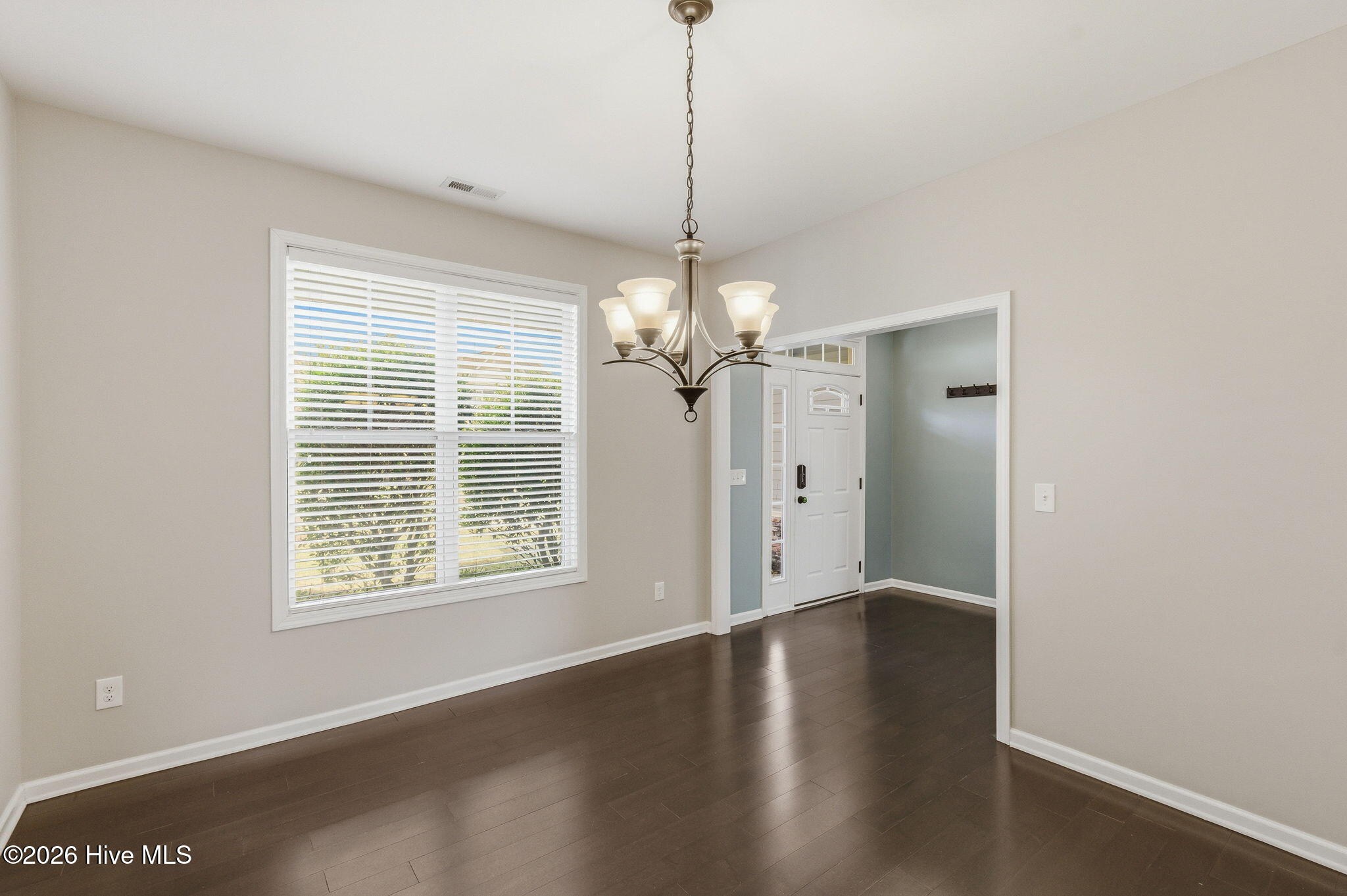 100565105 | Photo 15