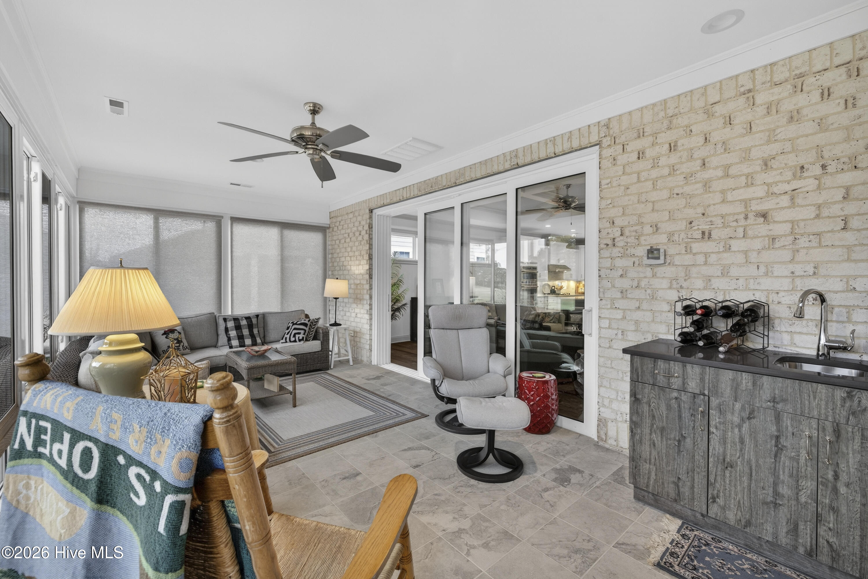 100551916 | Photo 19