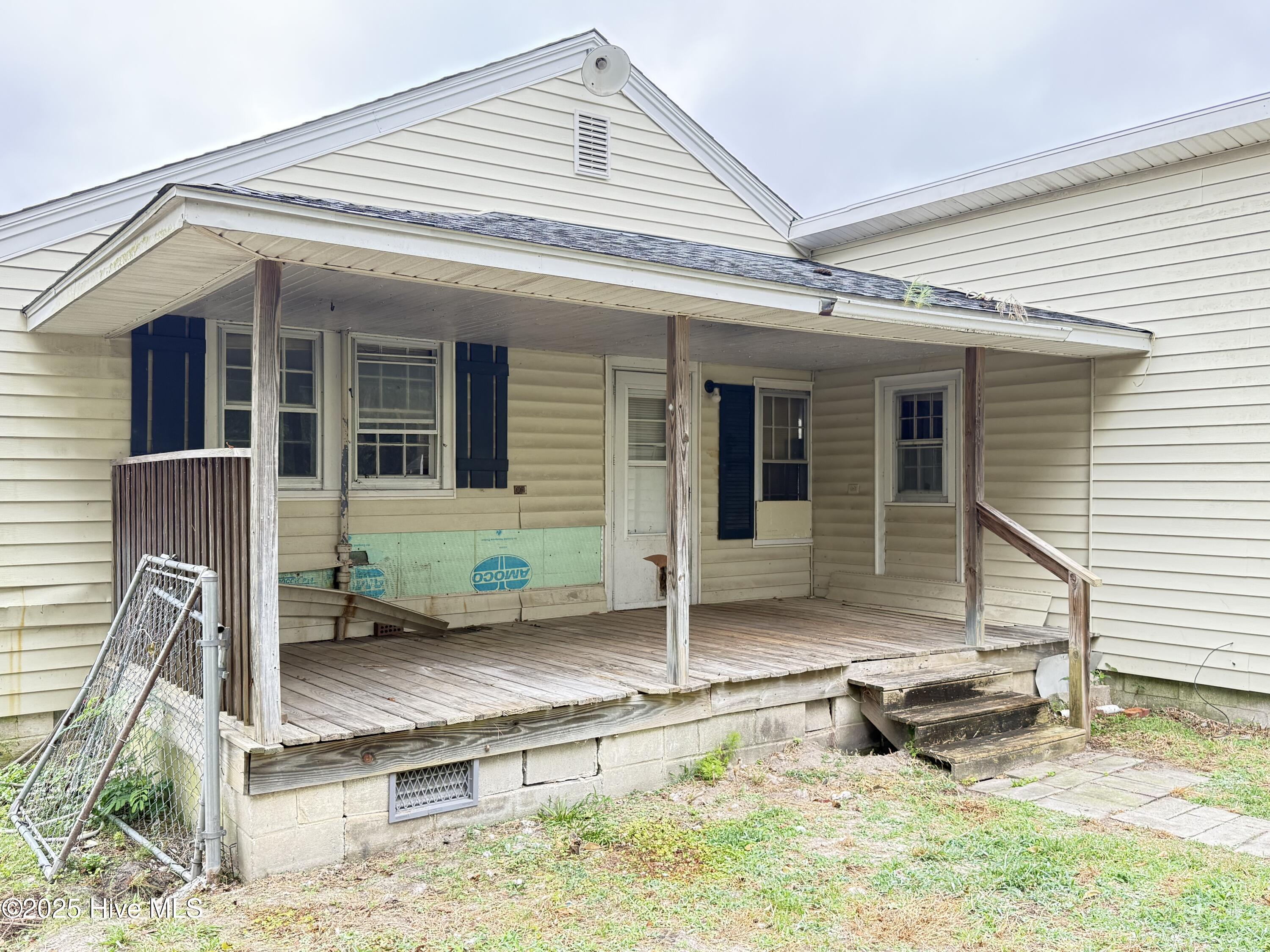 Homes for sale in Mount Olive, NC | 513 Steele St, Mount Olive, NC 28365 | MLS# 100529962