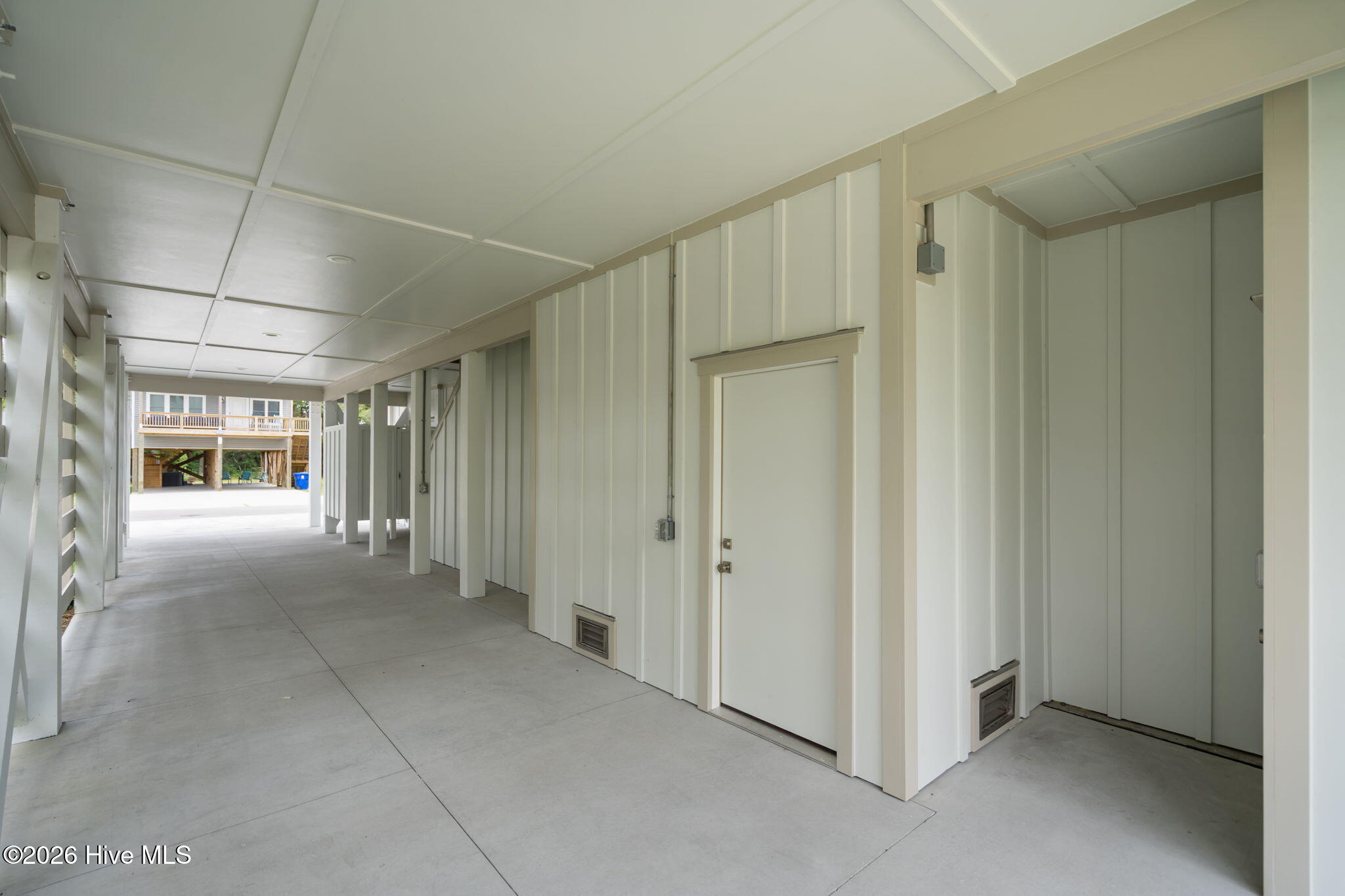 100553726 | Photo 48