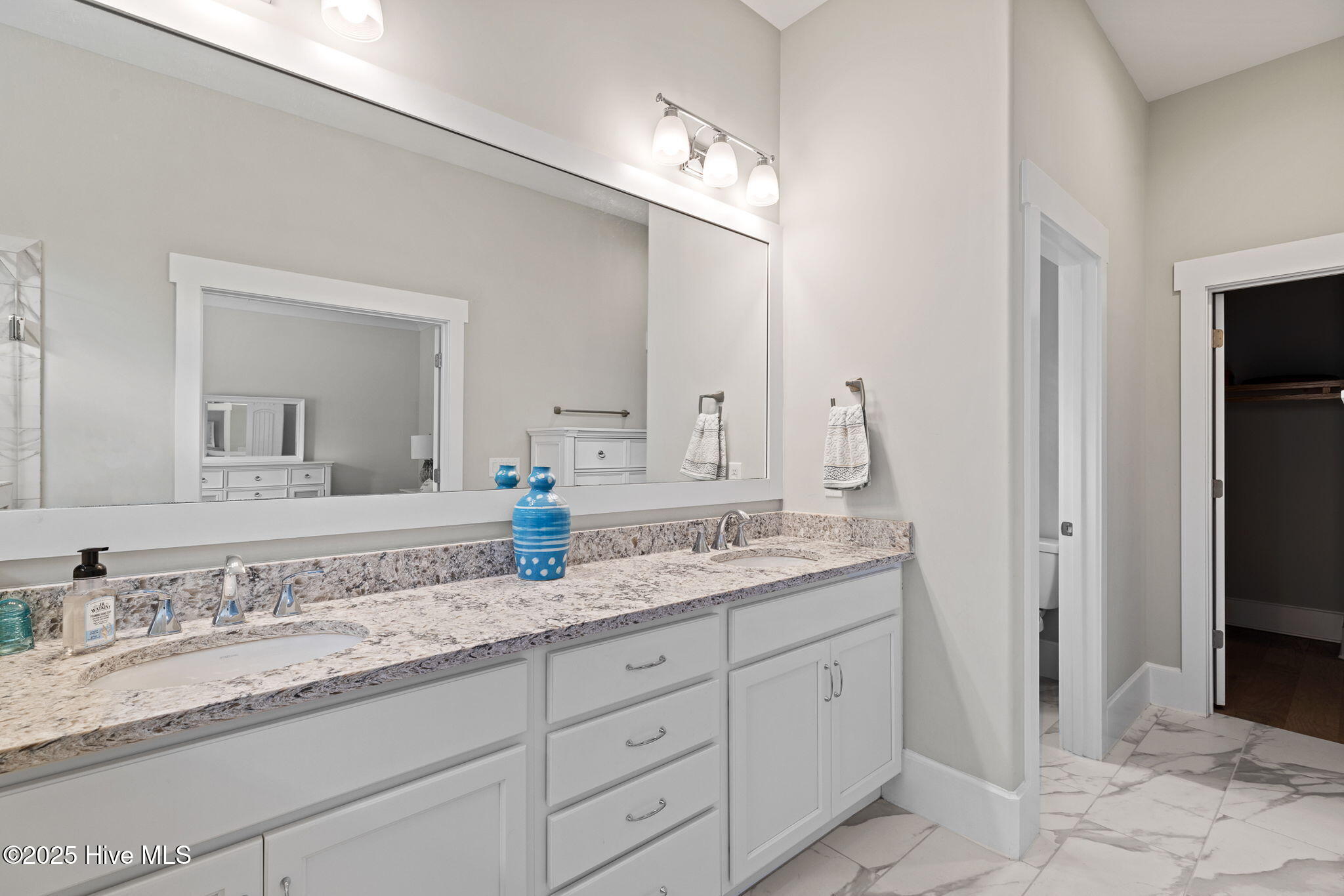 100541273 | Photo 29