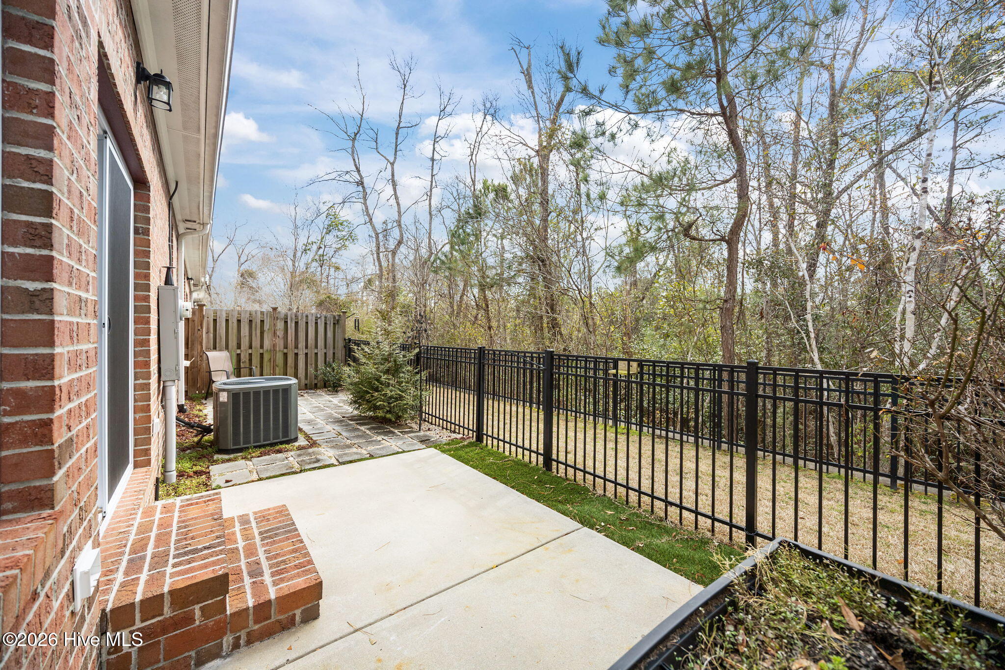 100556158 | Photo 44