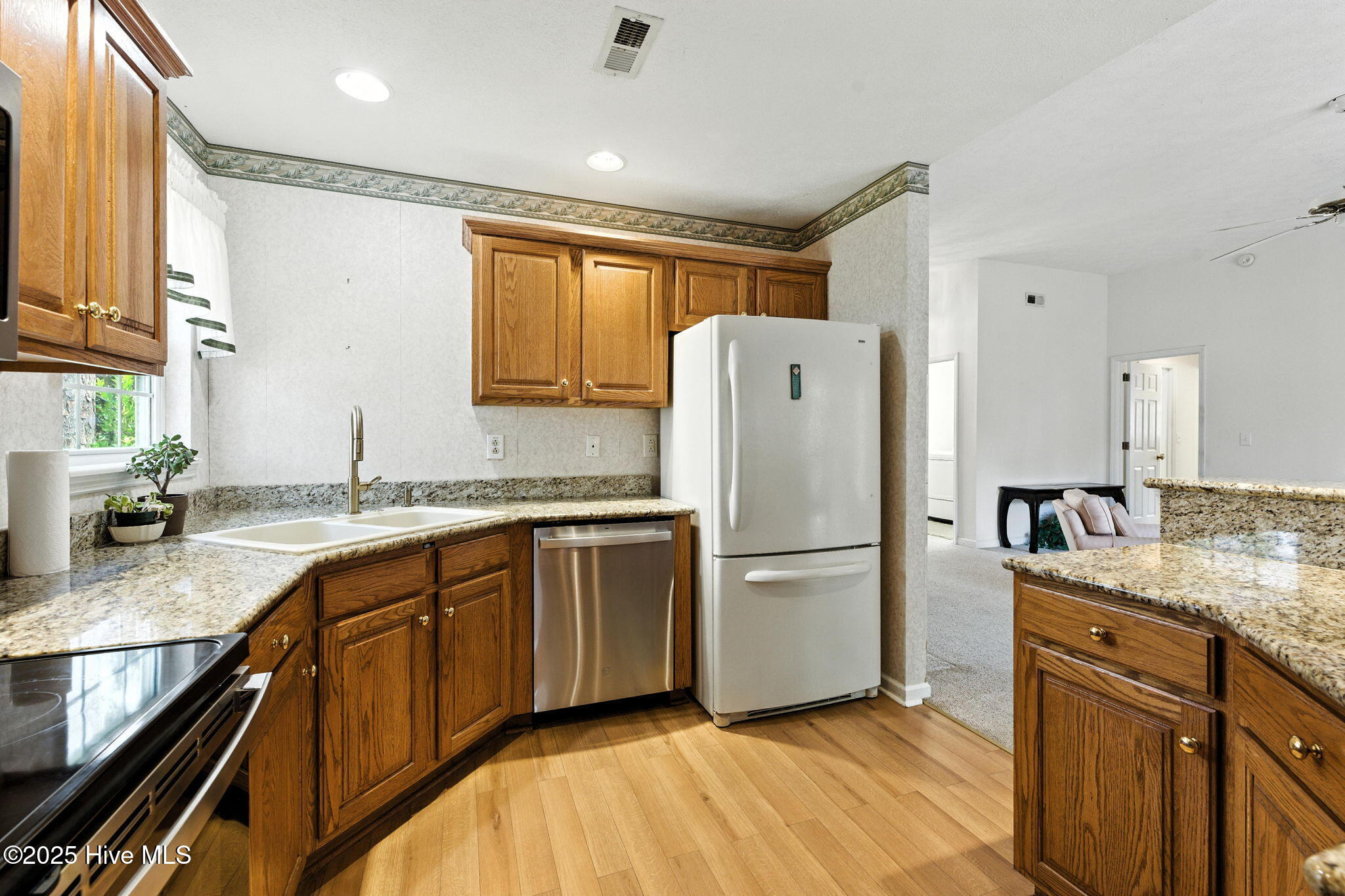 100523616 | Photo 23