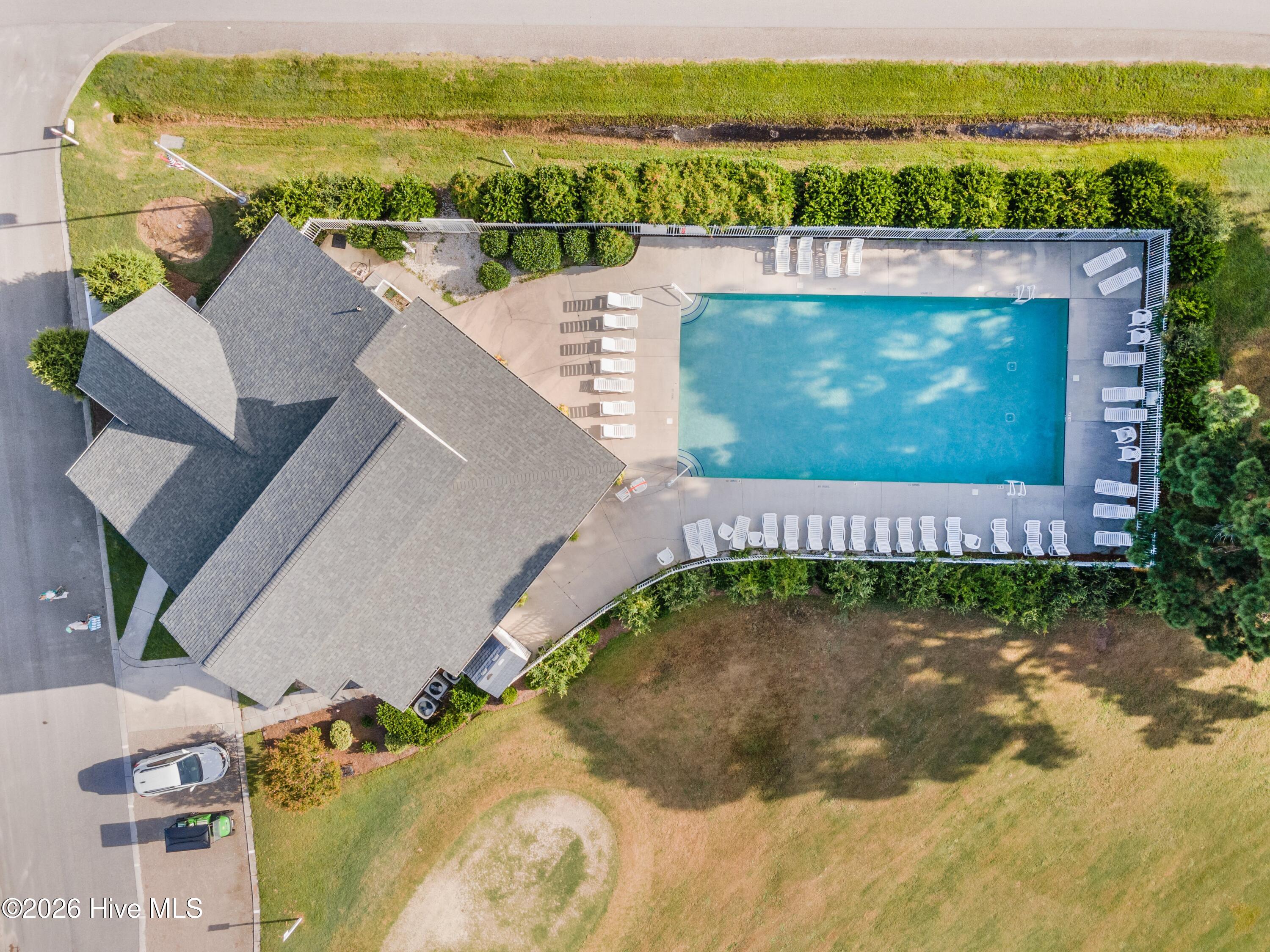 100570621 | Photo 47