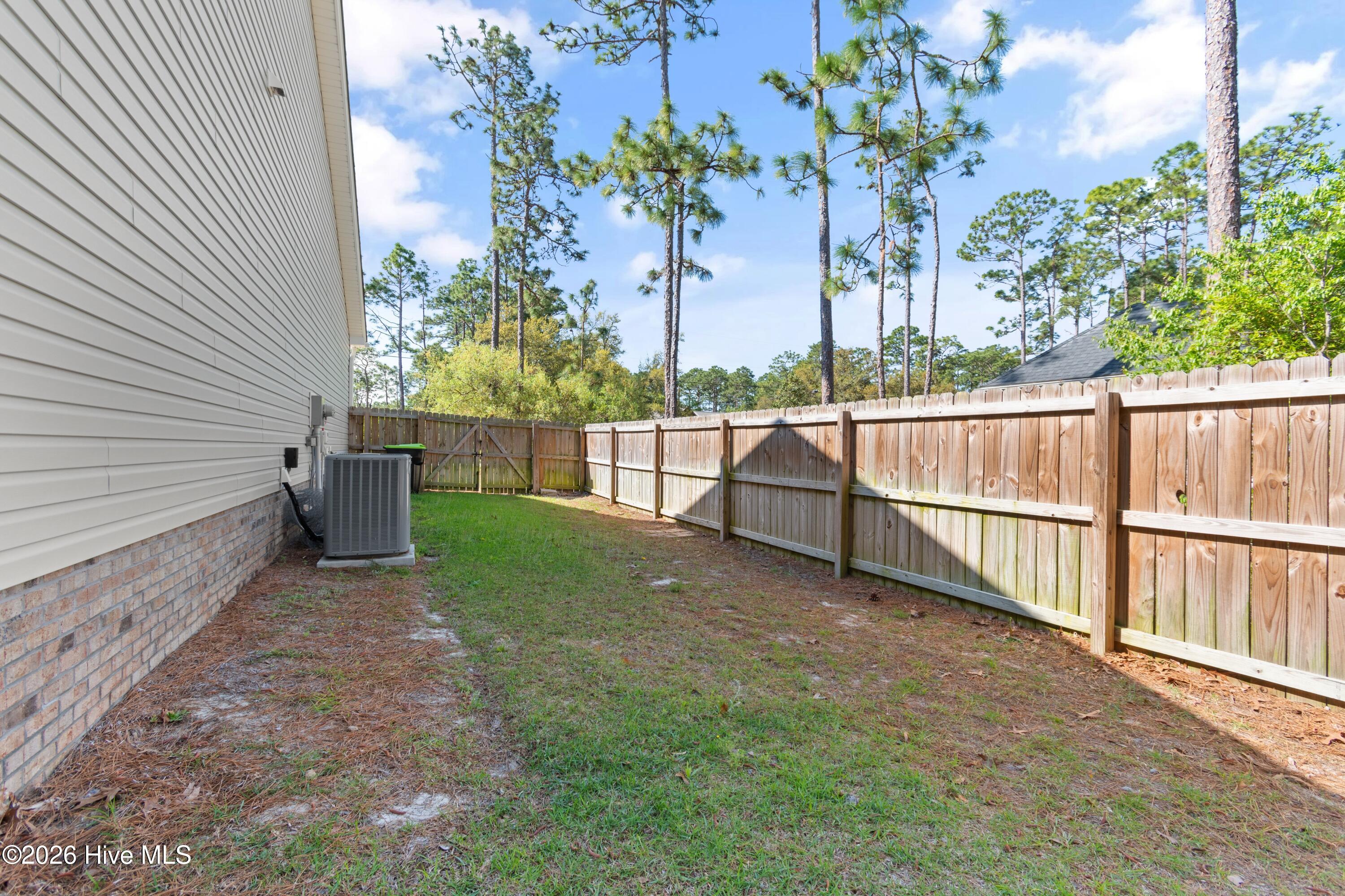 100568051 | Photo 35