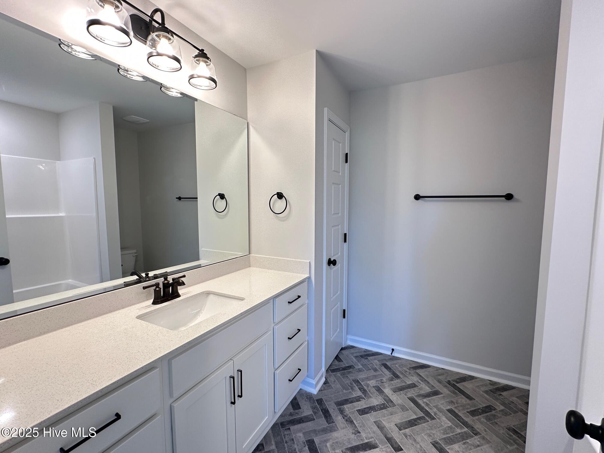 PRIMARY SUITE BATH 1