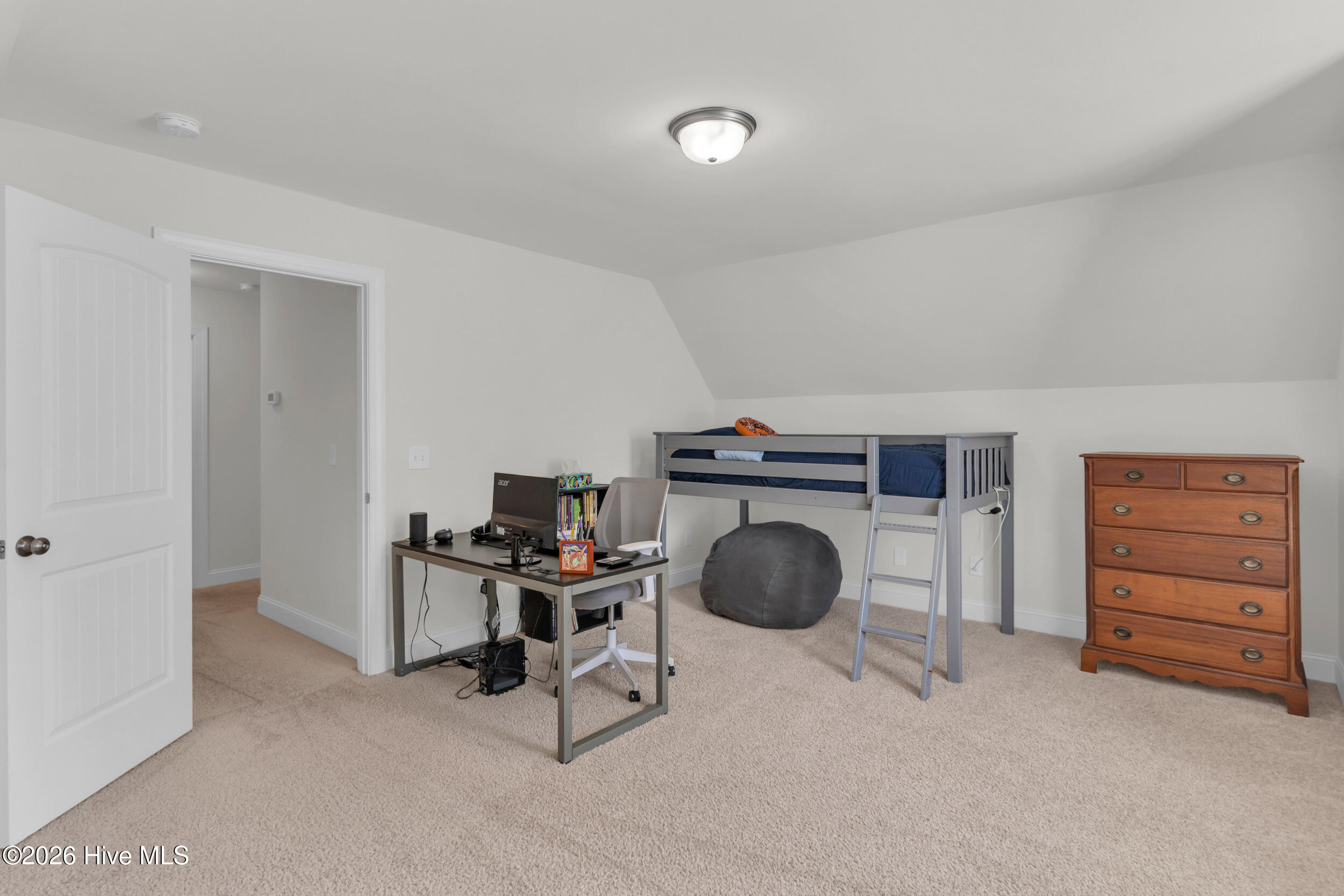 100548282 | Photo 18