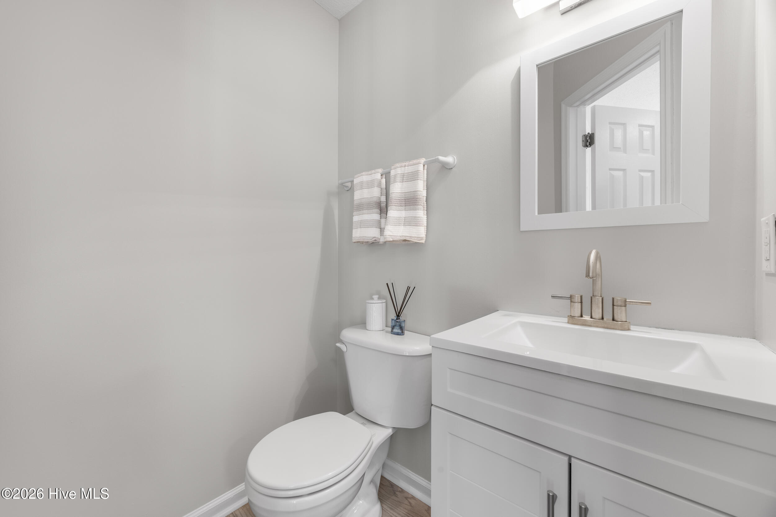 100561186 | Photo 17