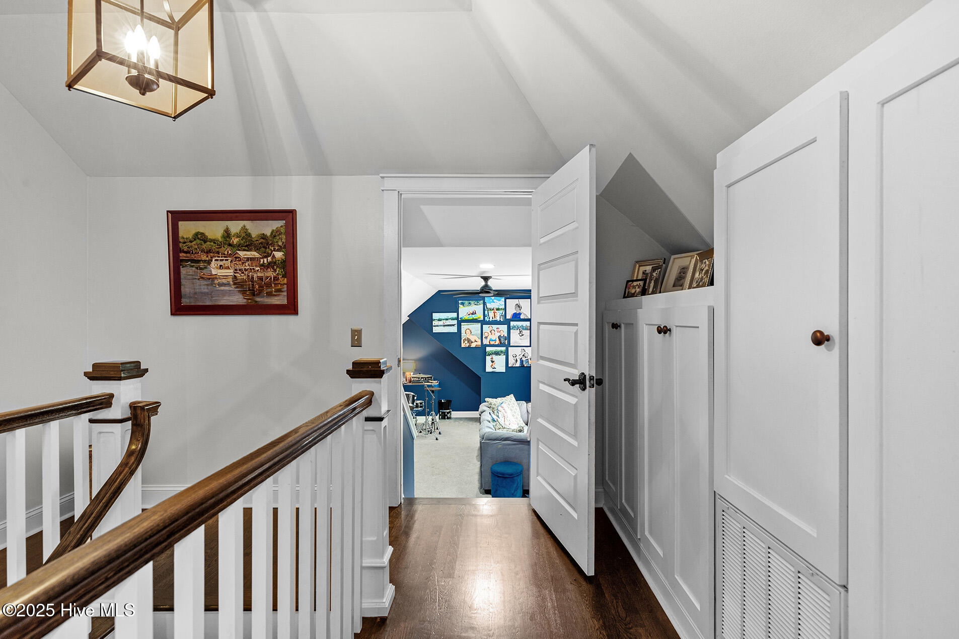 100541349 | Photo 43