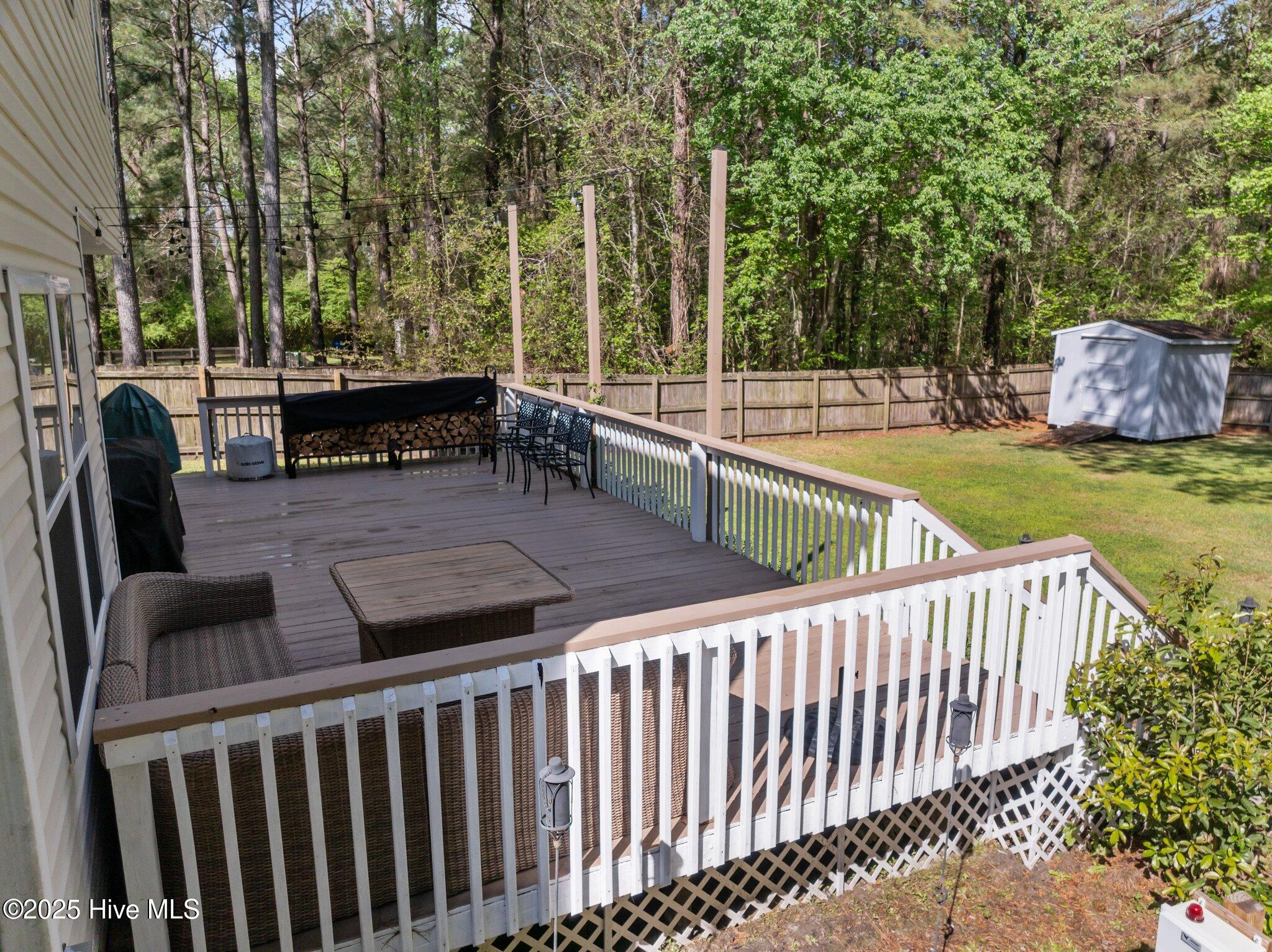 100567266 | Photo 41