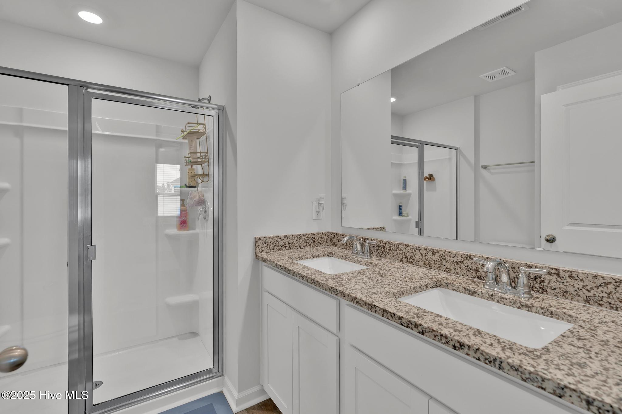 100532272 | Photo 21