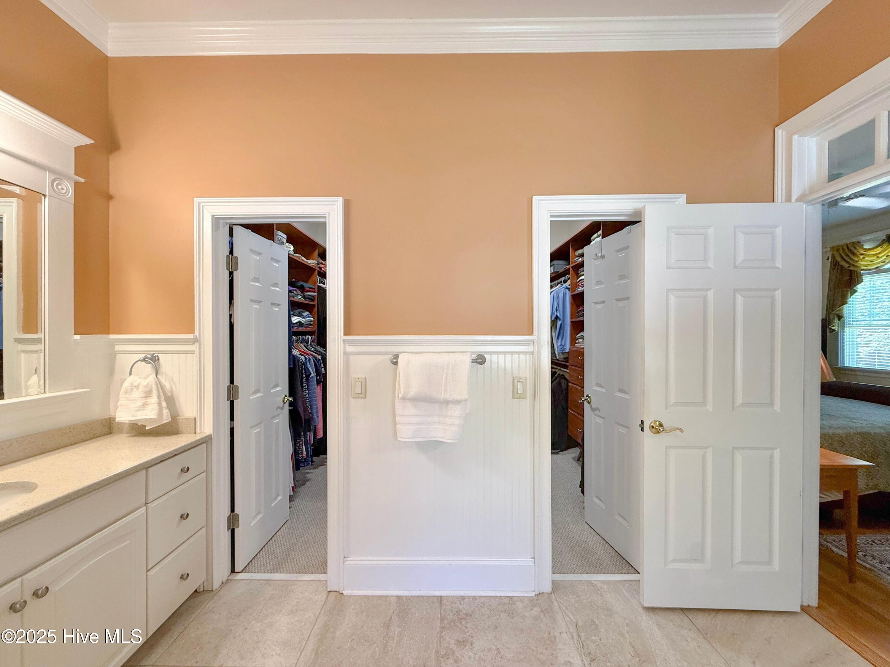 100561292 | Photo 55