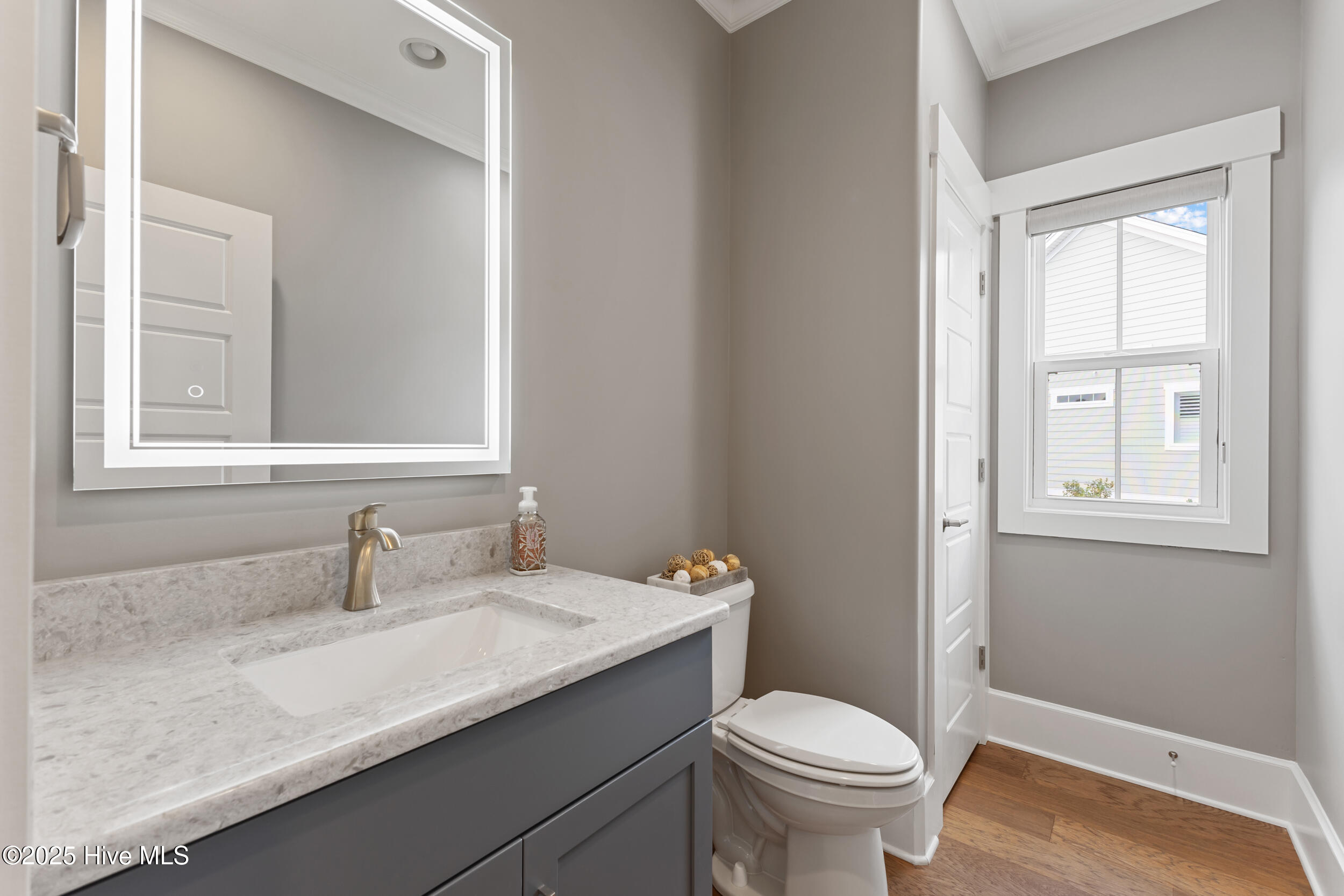 100550581 | Photo 27