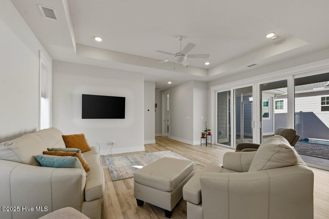 100543615 | Photo 20