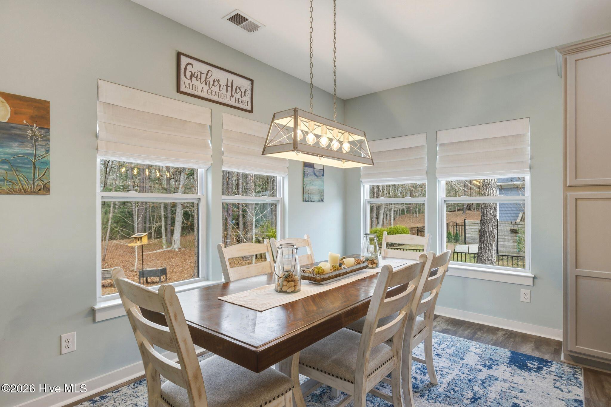 100560702 | Photo 40