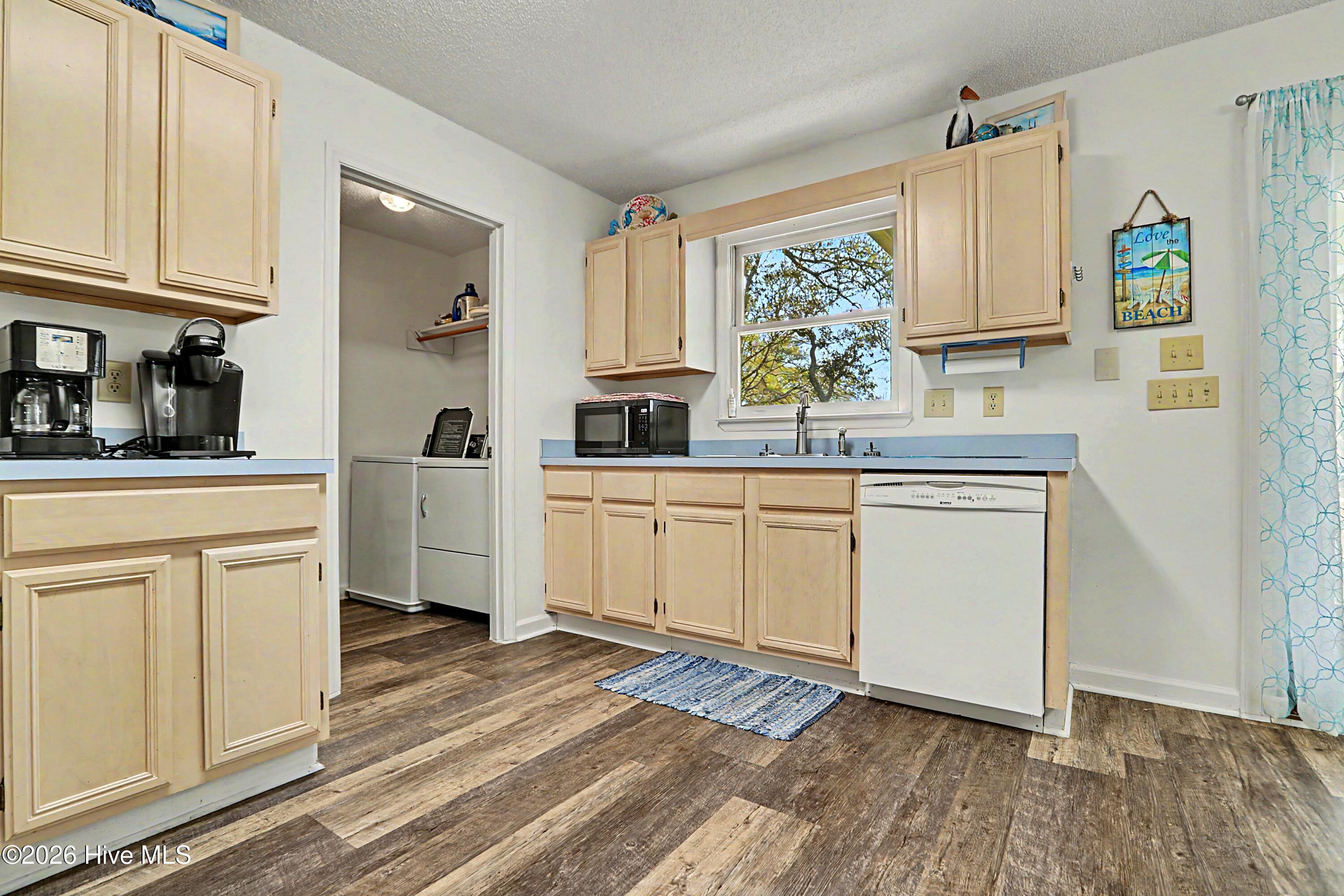 100563320 | Photo 17