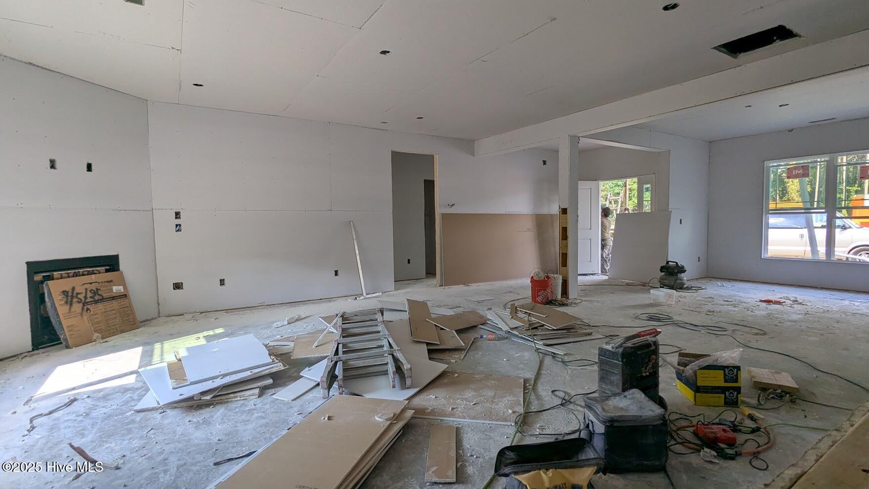 family room and dining-drywall