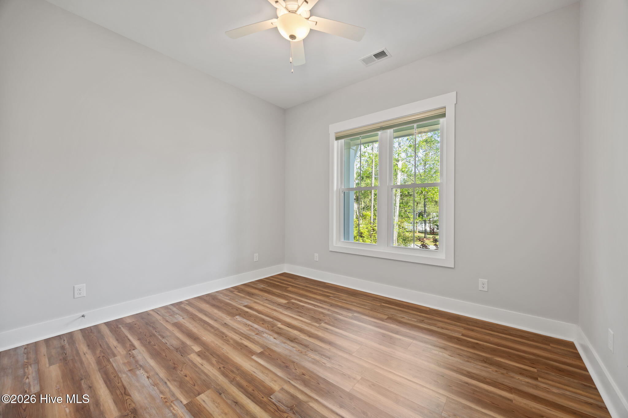 100568104 | Photo 31