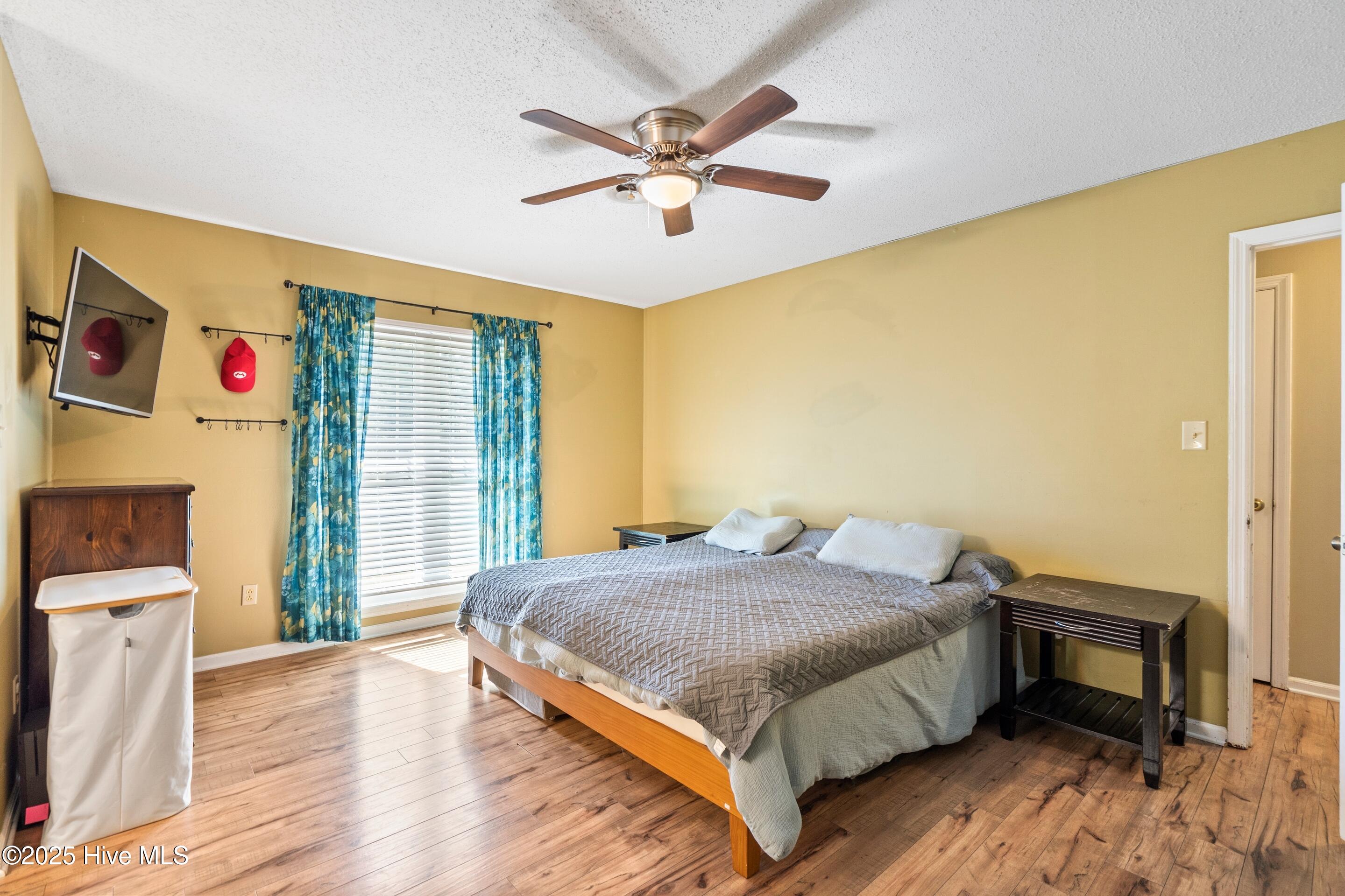 100537025 | Photo 17