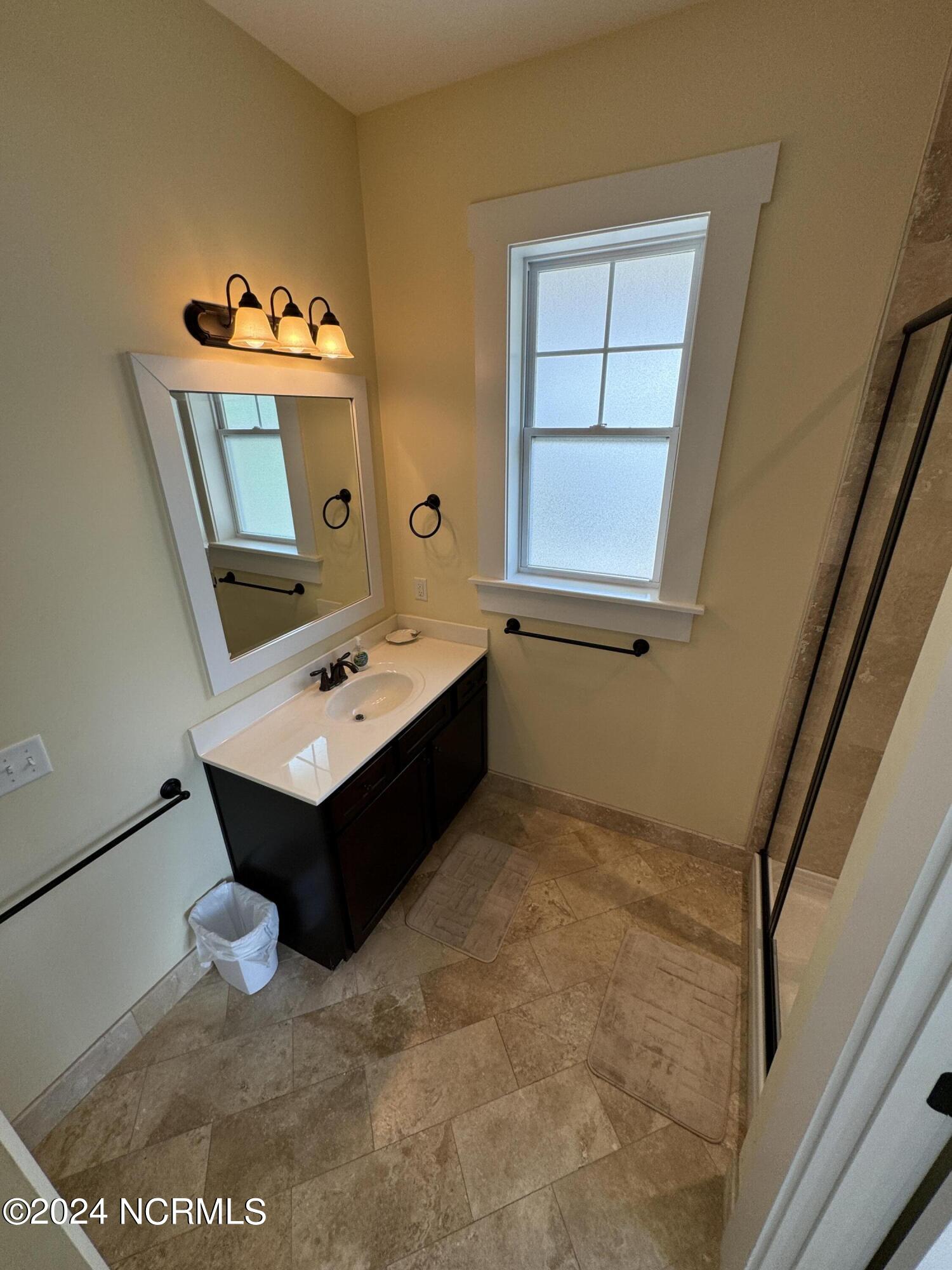 100555381 | Photo 16