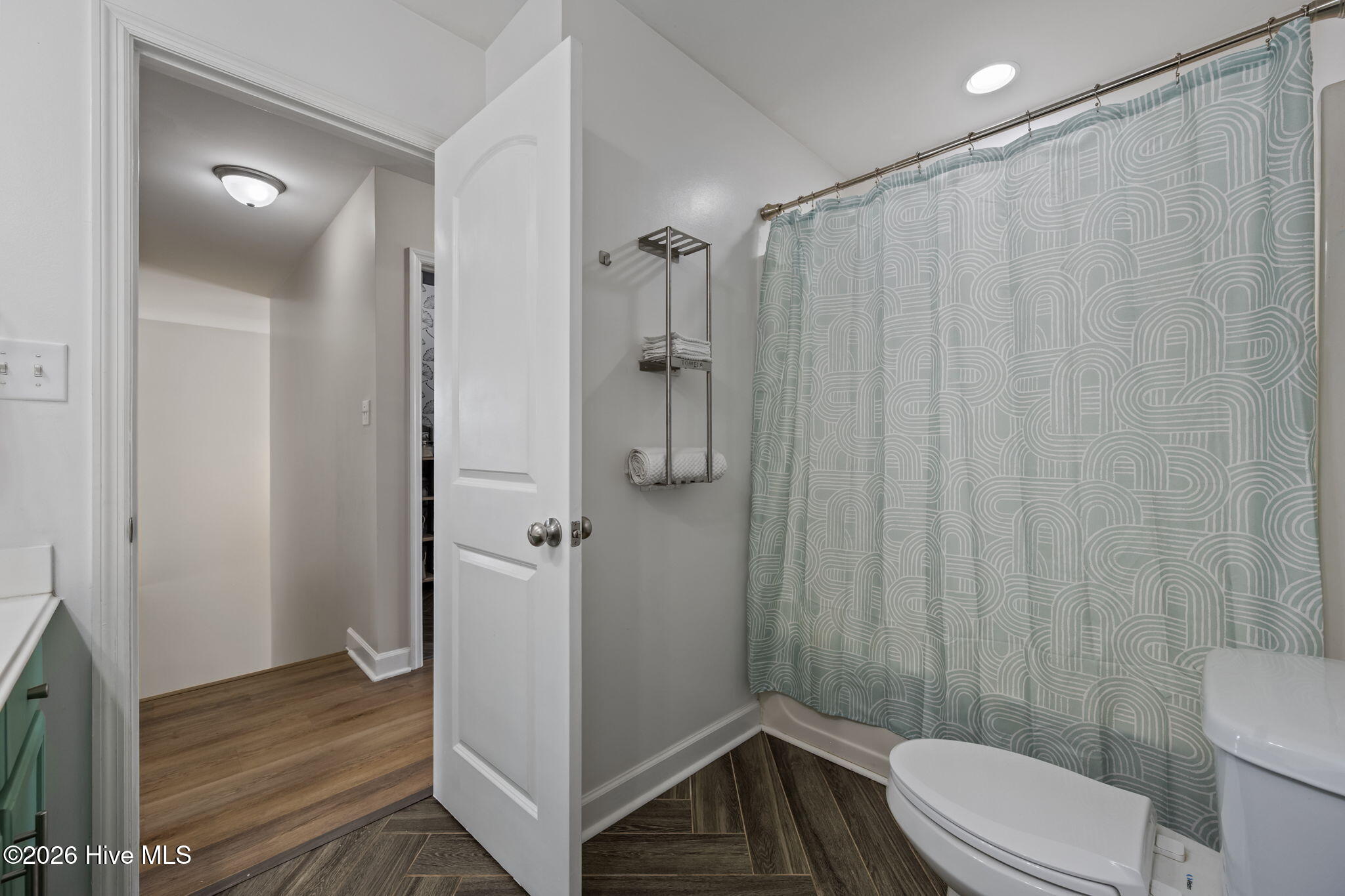 100567212 | Photo 28