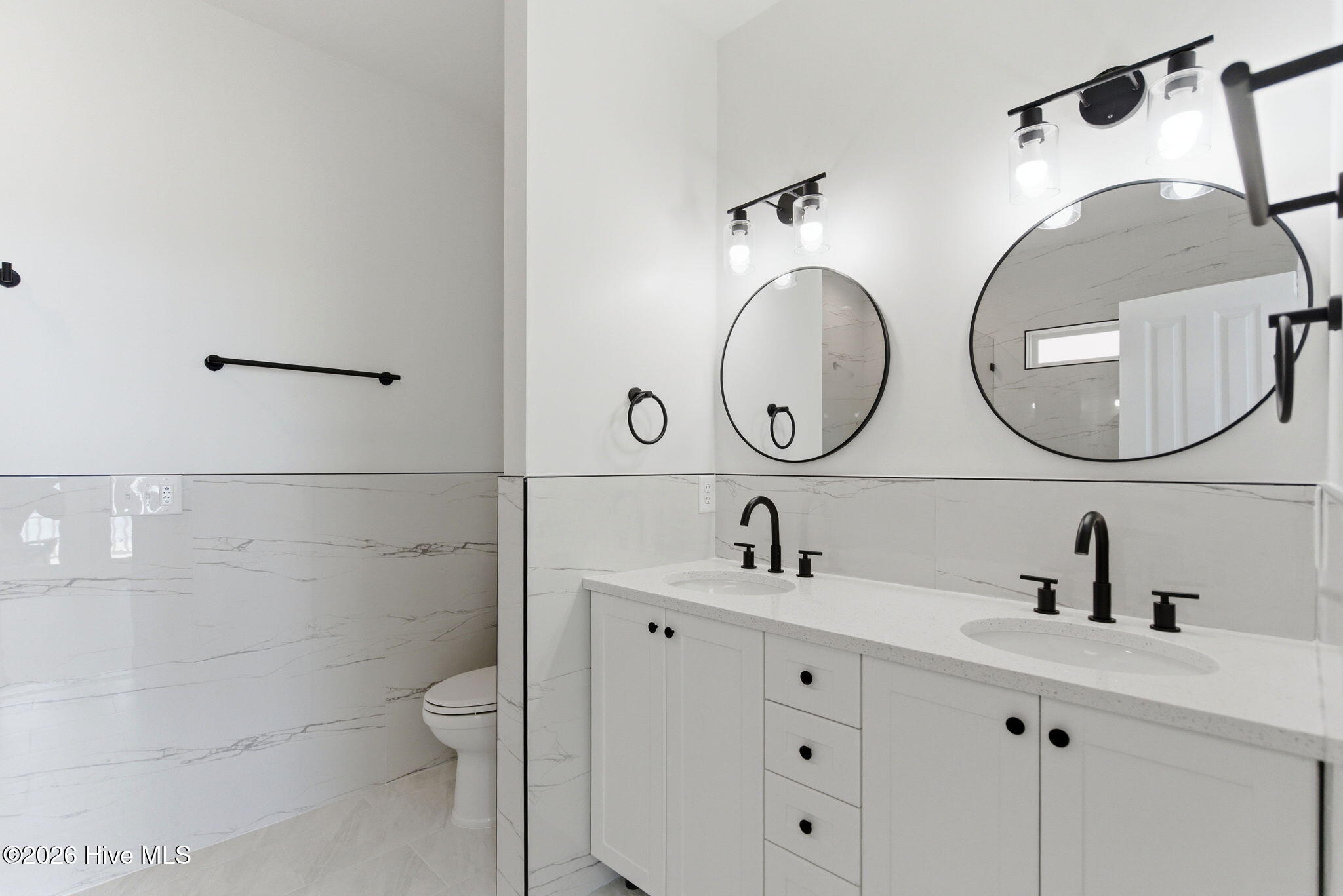 100570337 | Photo 57