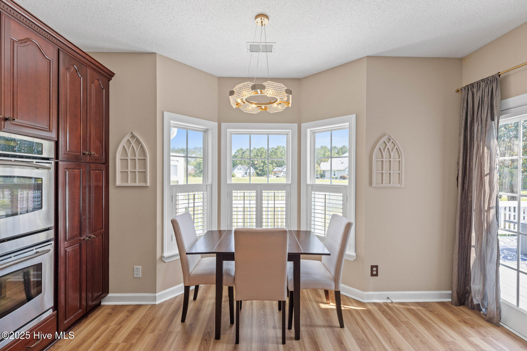 100547919 | Photo 28