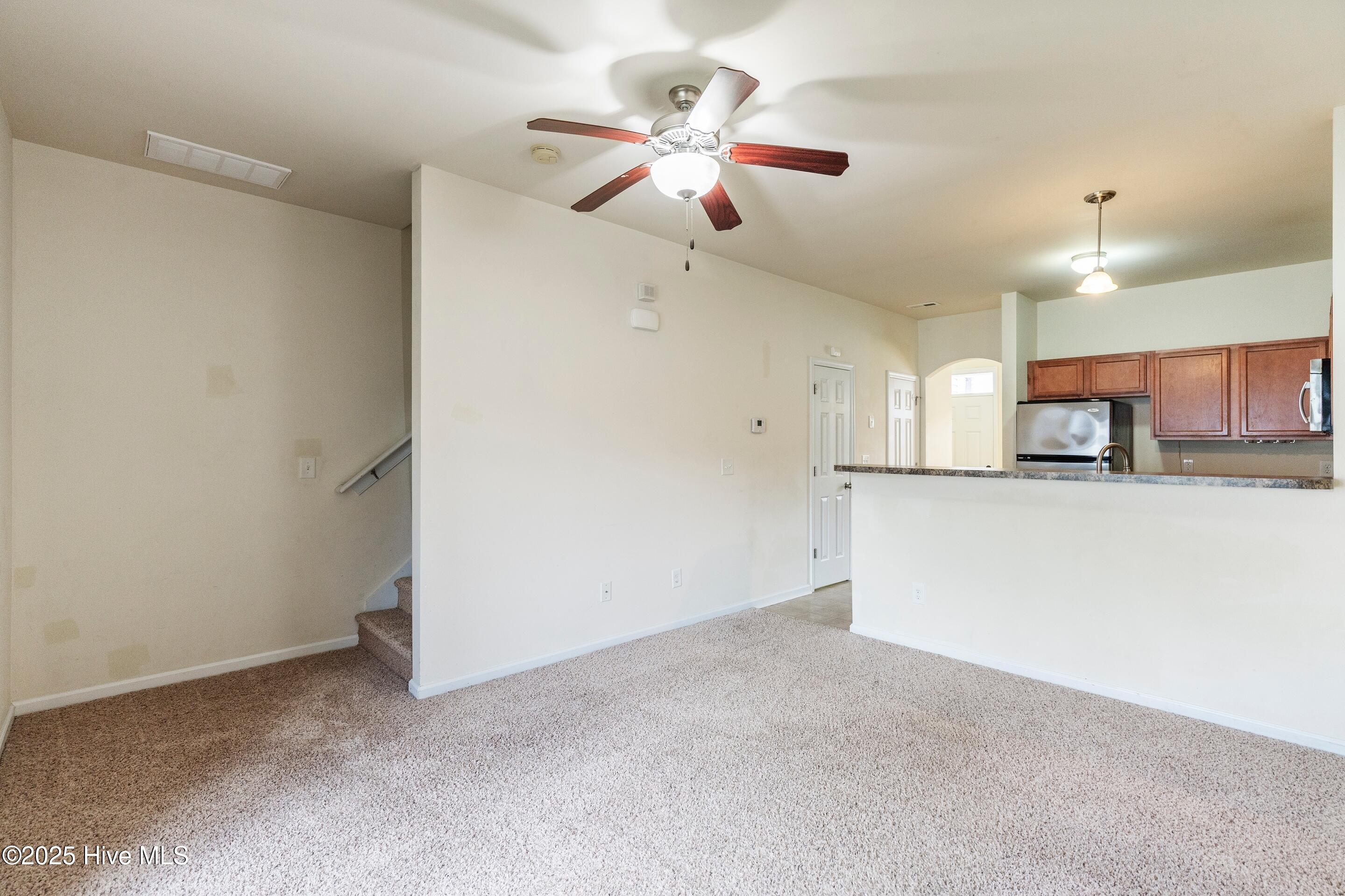 100525972 | Photo 17