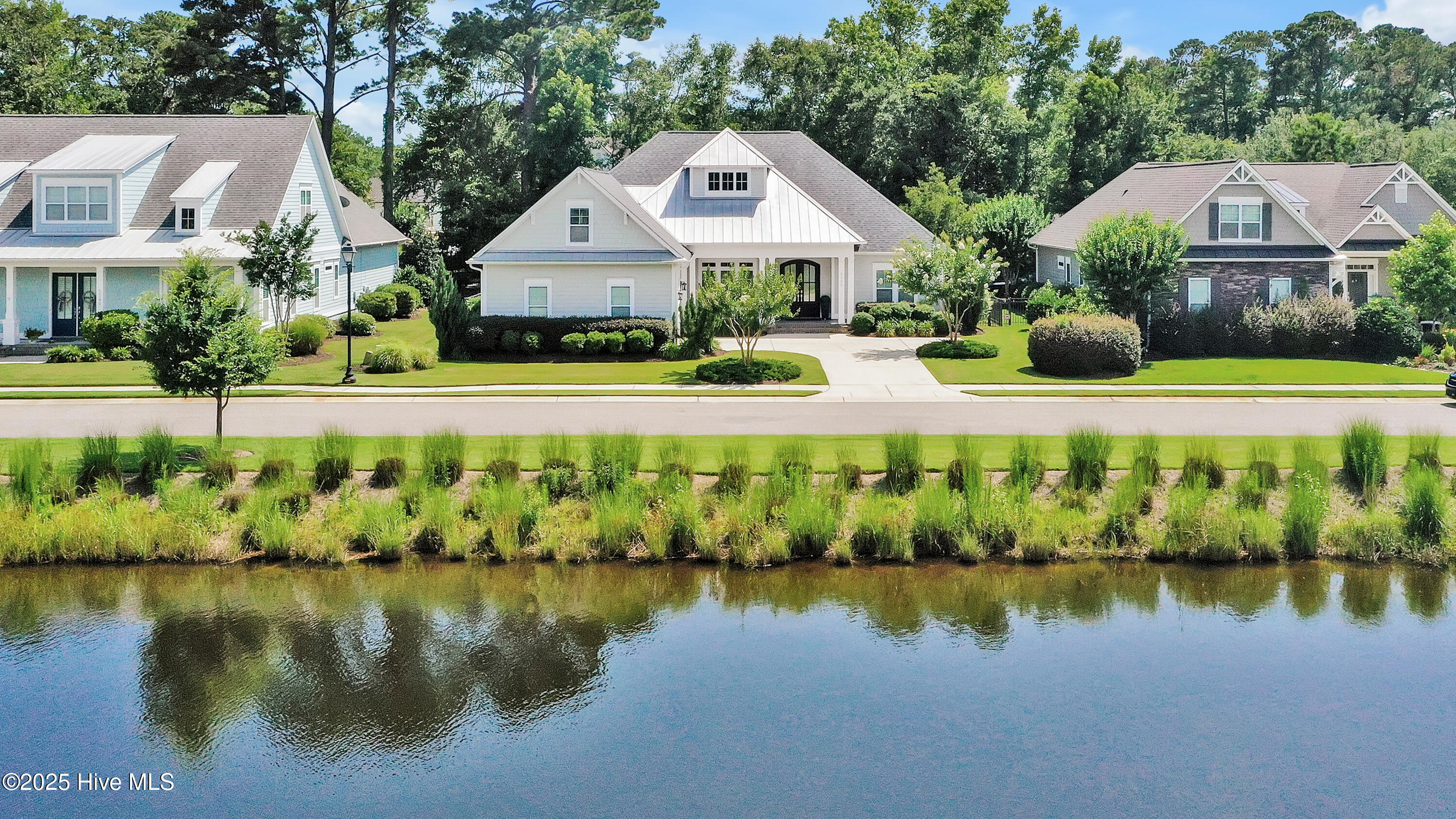 100514876 | Photo 55