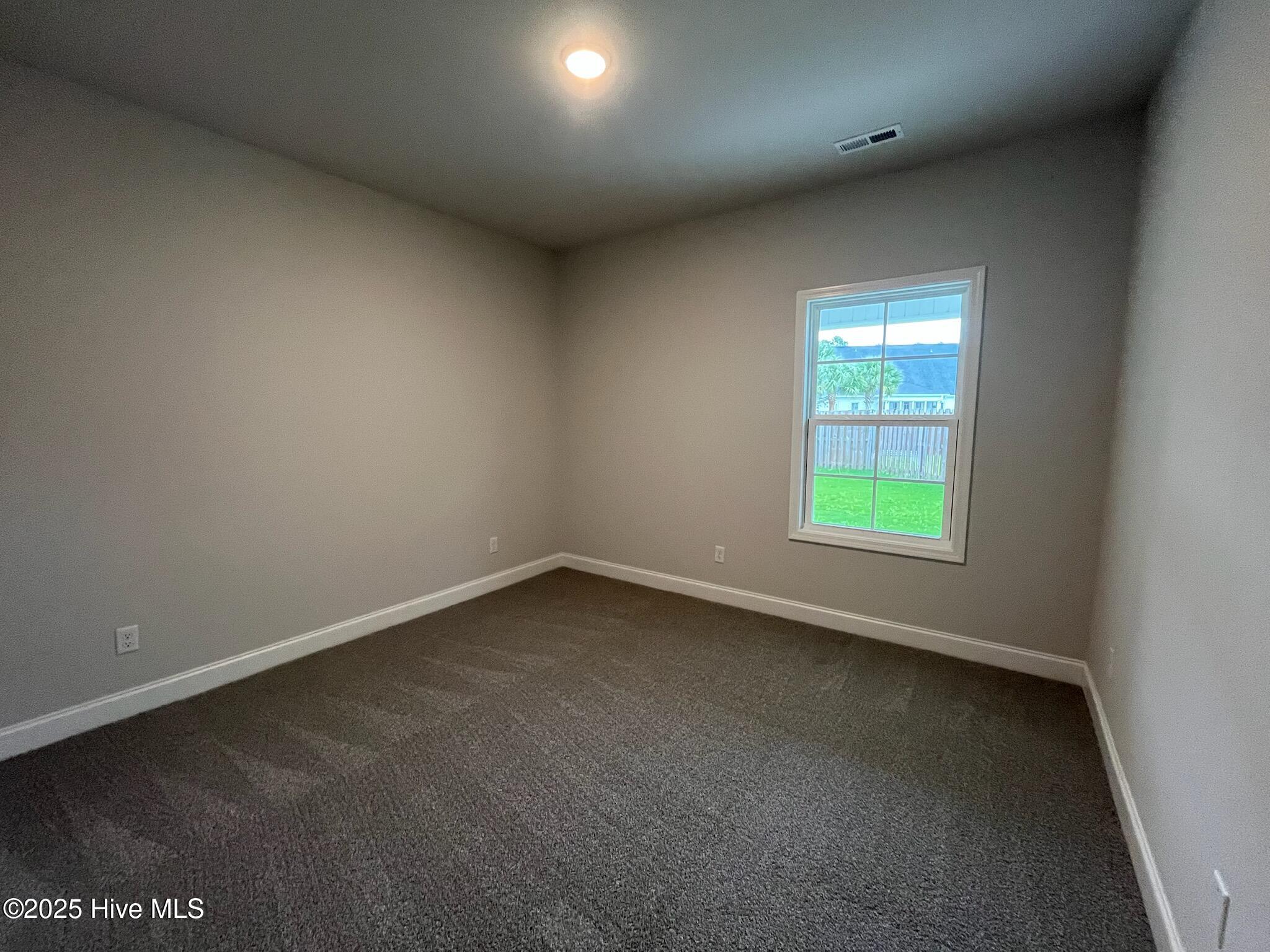 100426037 | Photo 22