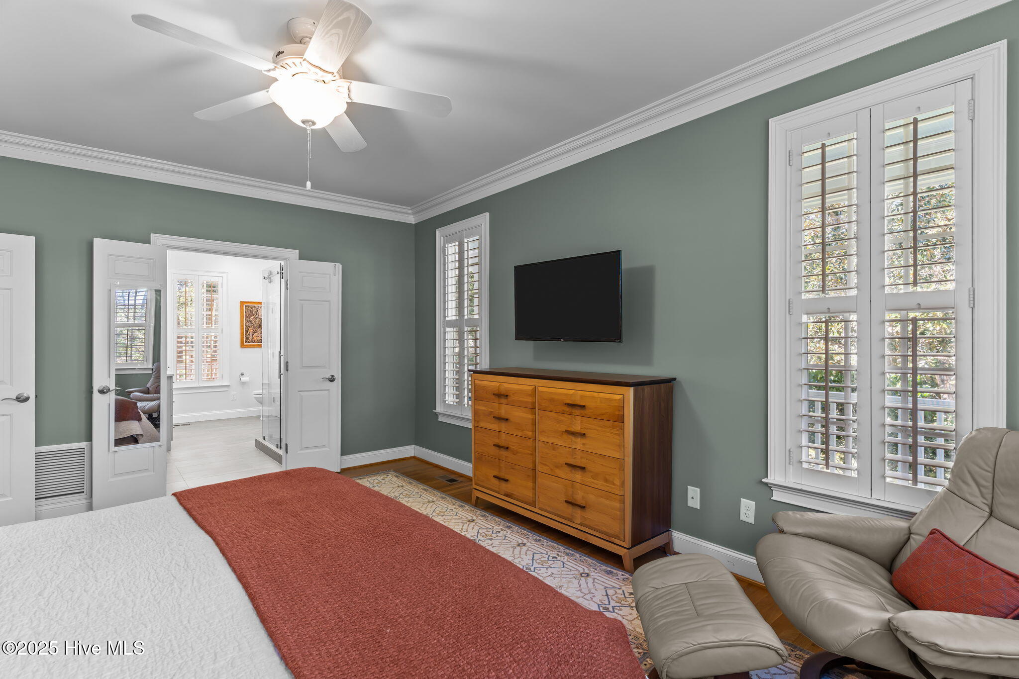 100538166 | Photo 28