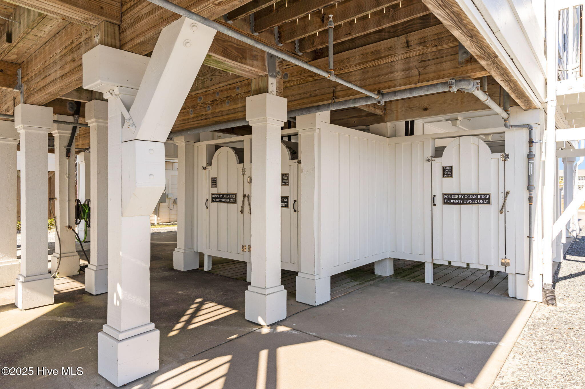 100518405 | Photo 114