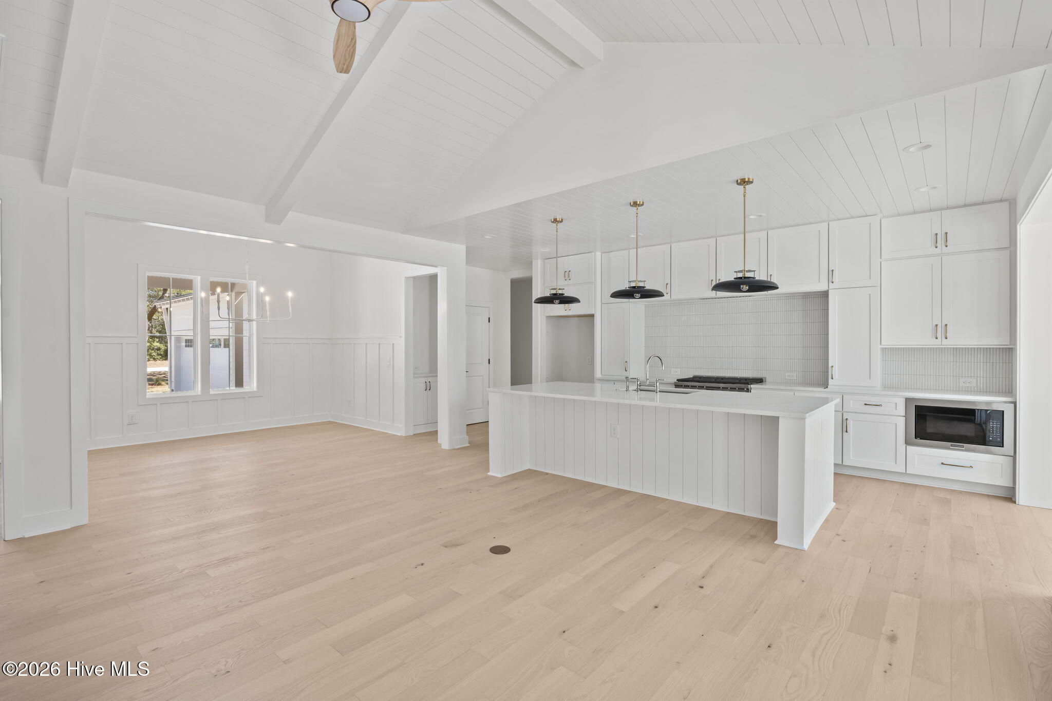 100559098 | Photo 10