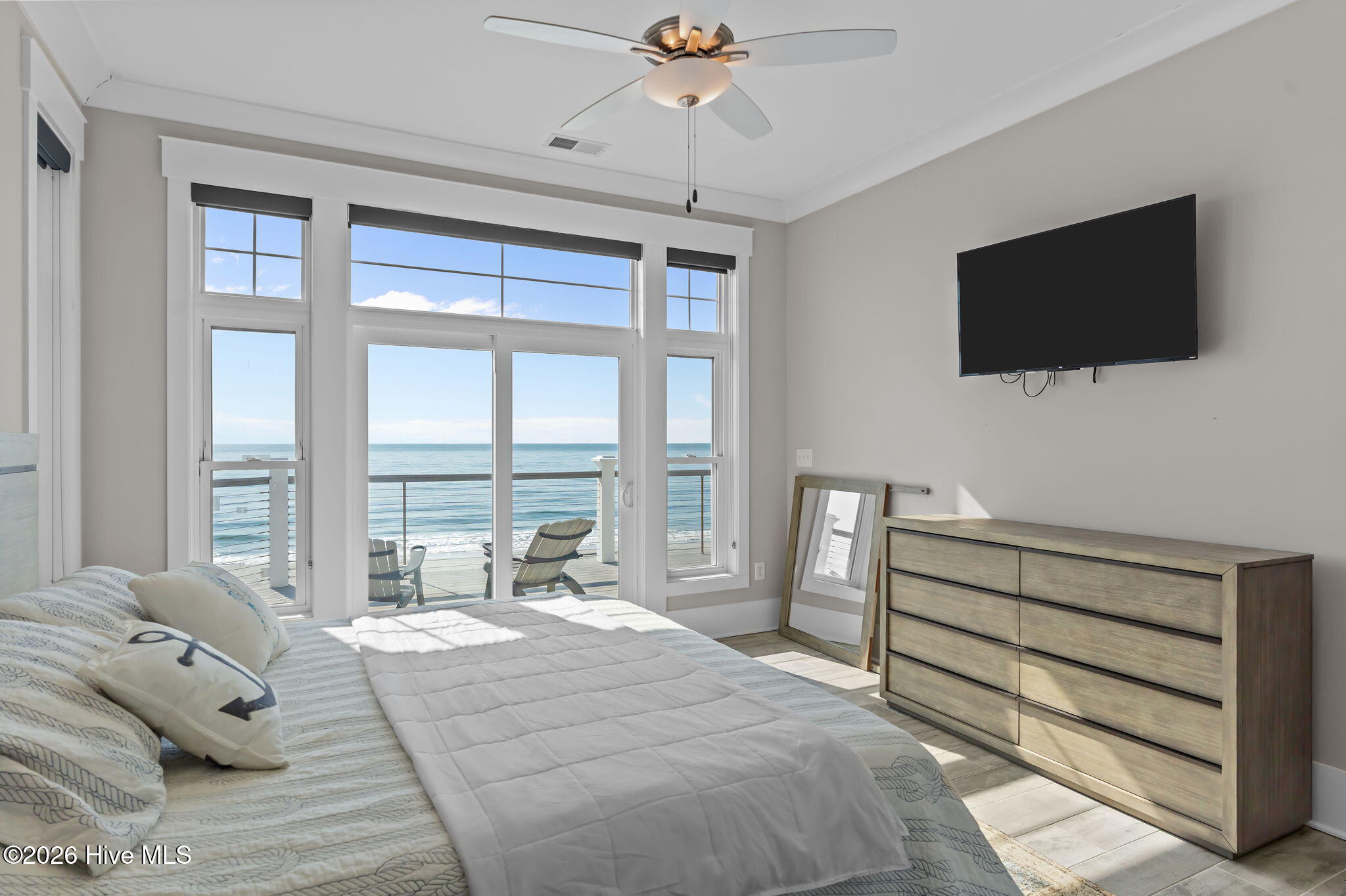 100554272 | Photo 23