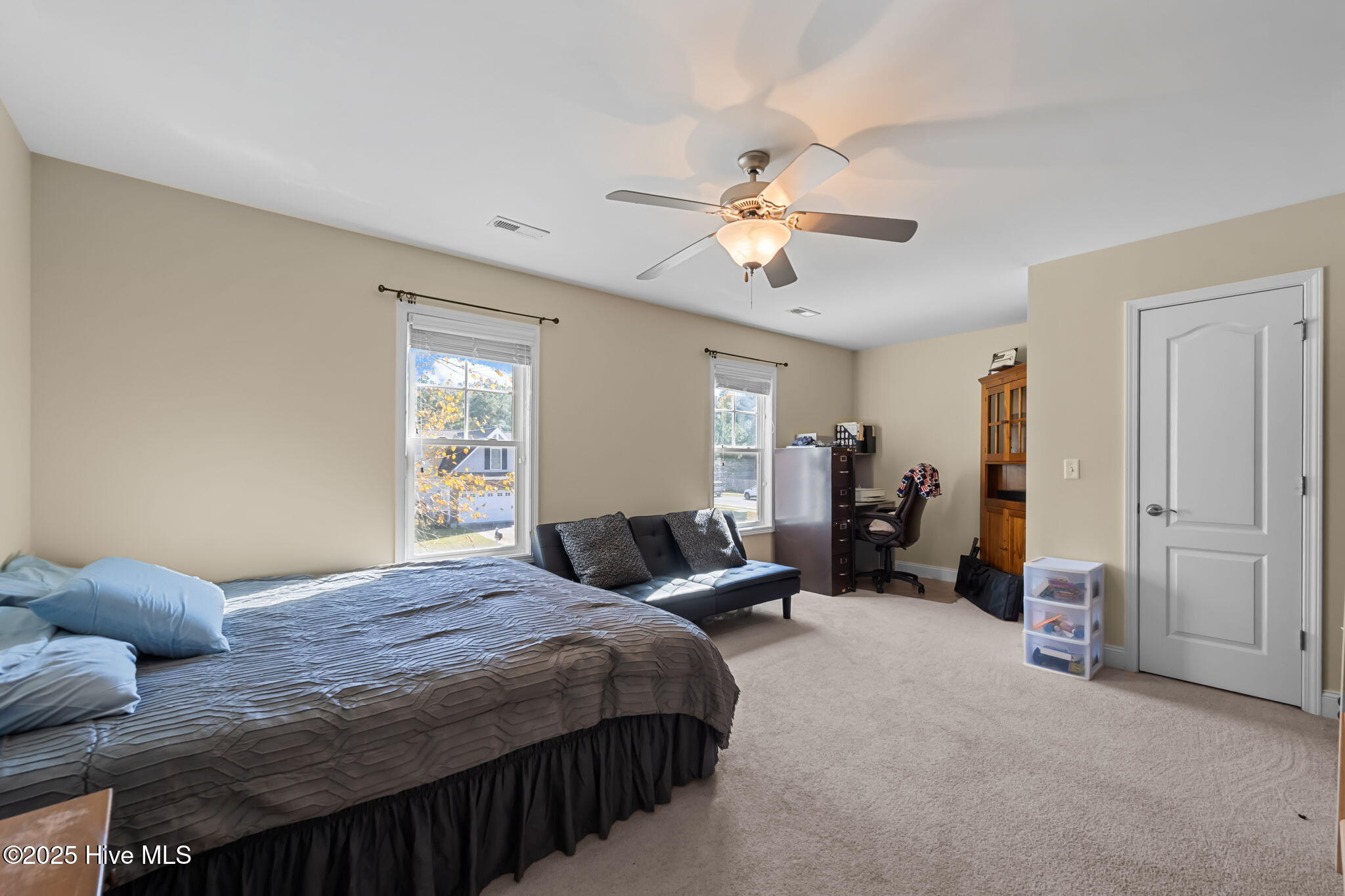 100540594 | Photo 25