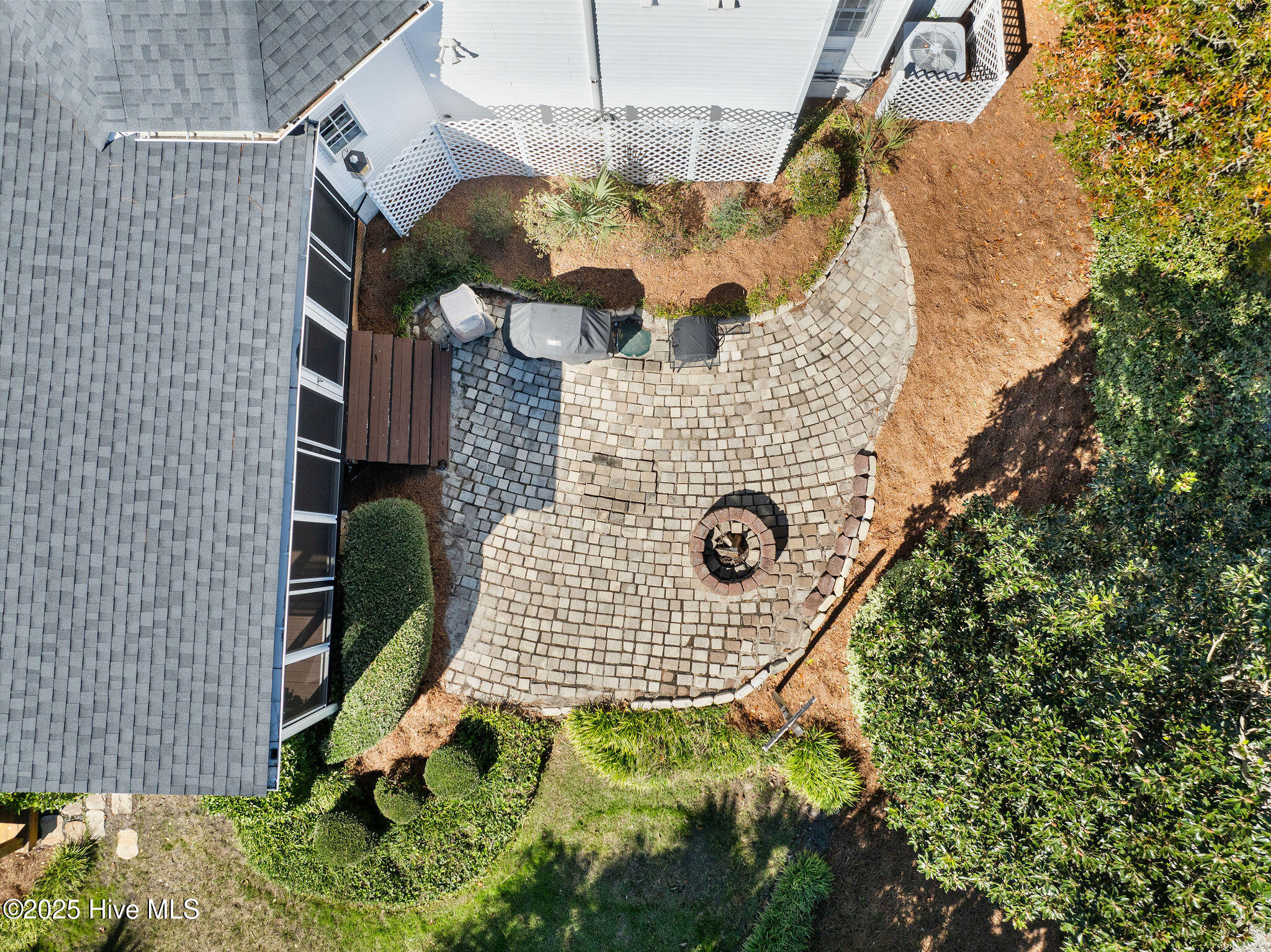 100565537 | Photo 24